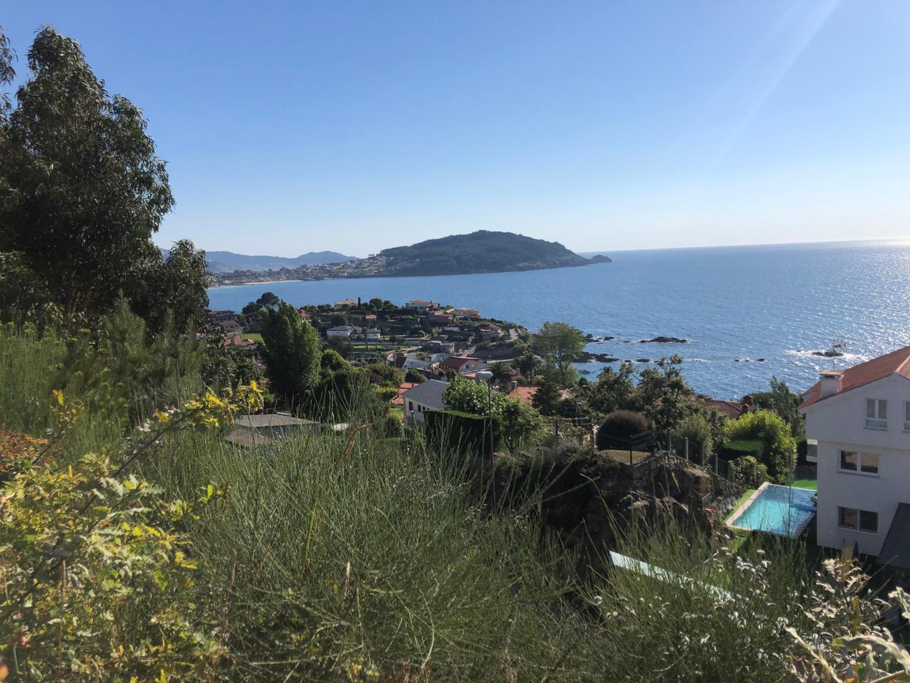 Precioso apartamento con terreno y vistas a cies
