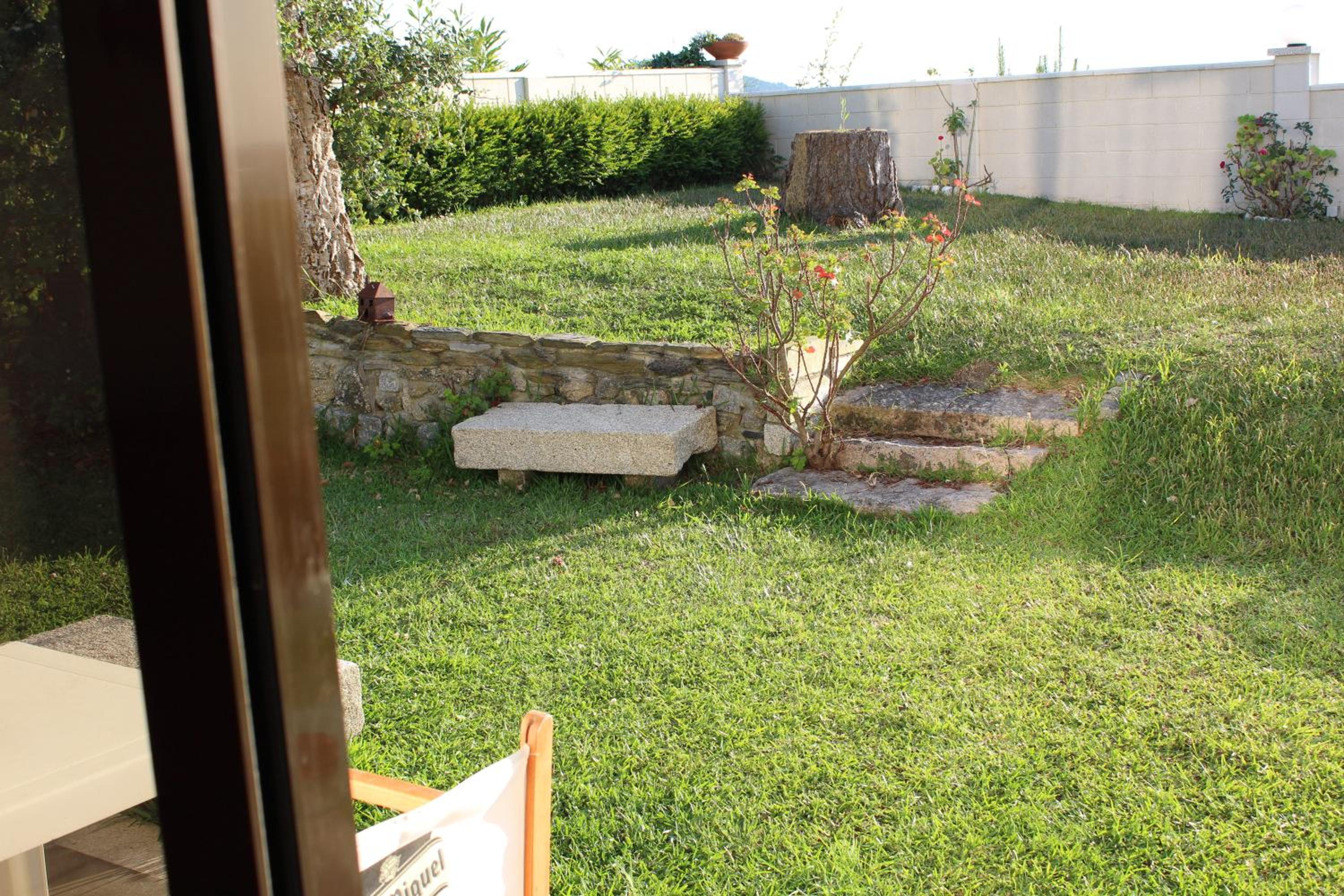 Precioso apartamento con terreno y vistas a cies