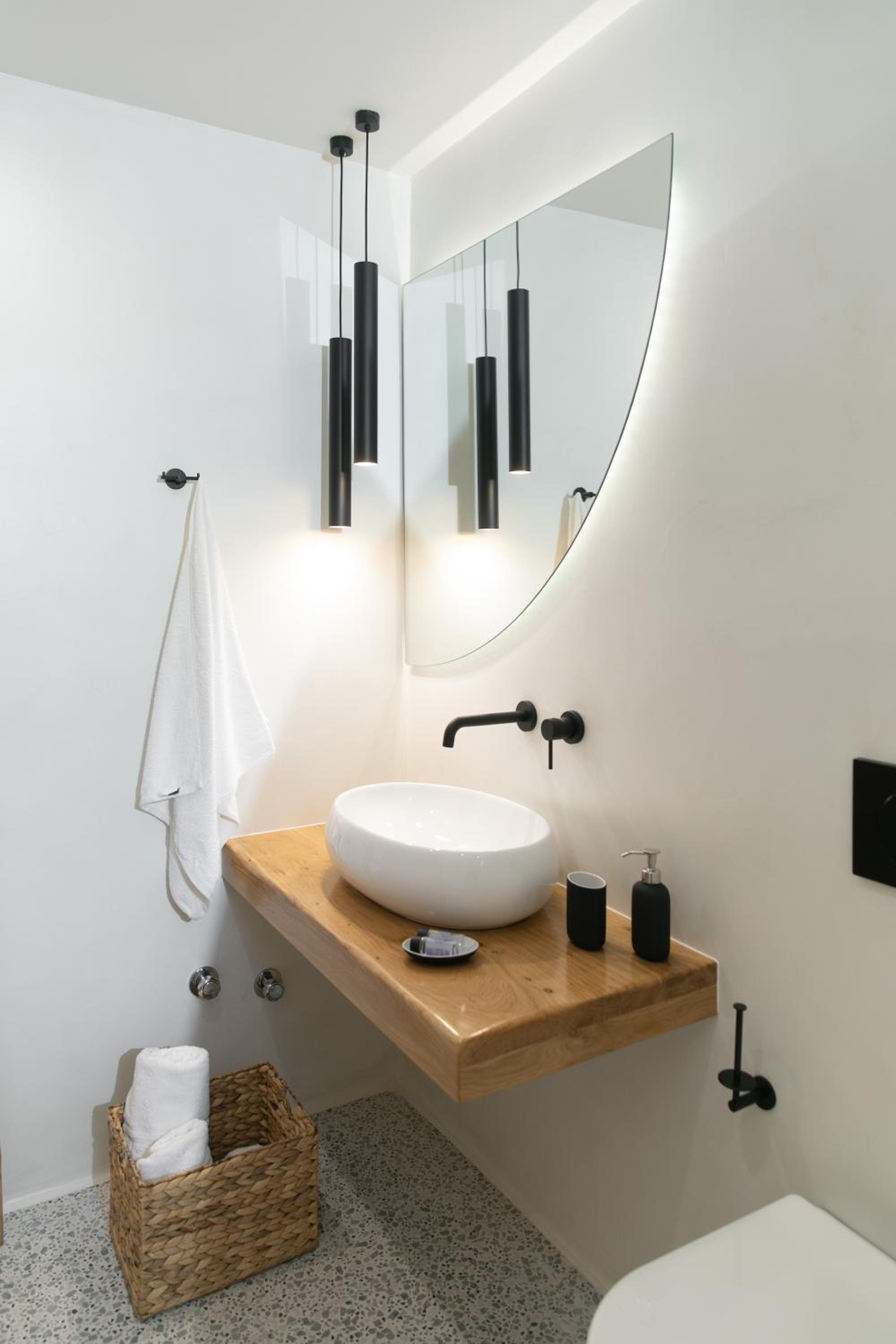 Iades Studios & Apartments
