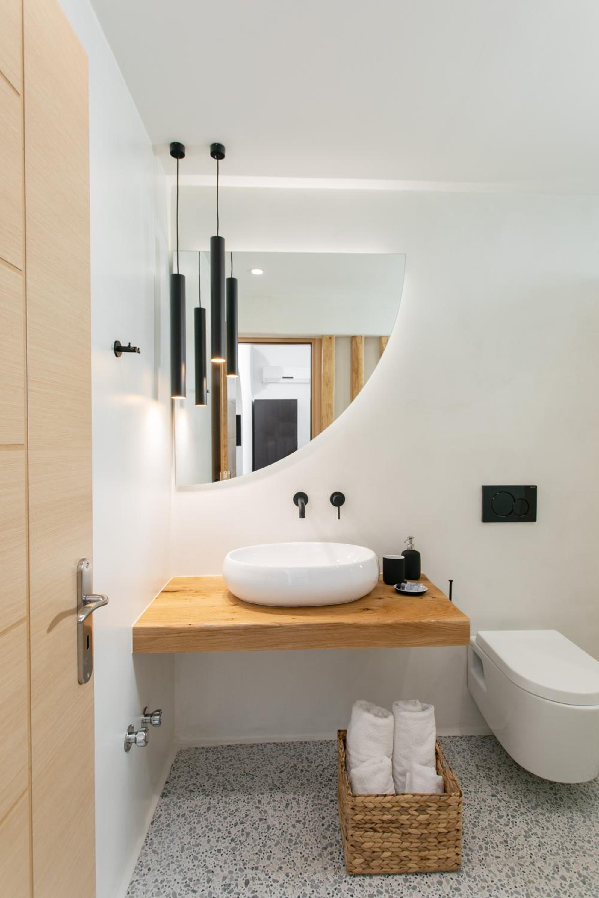 Iades Studios & Apartments