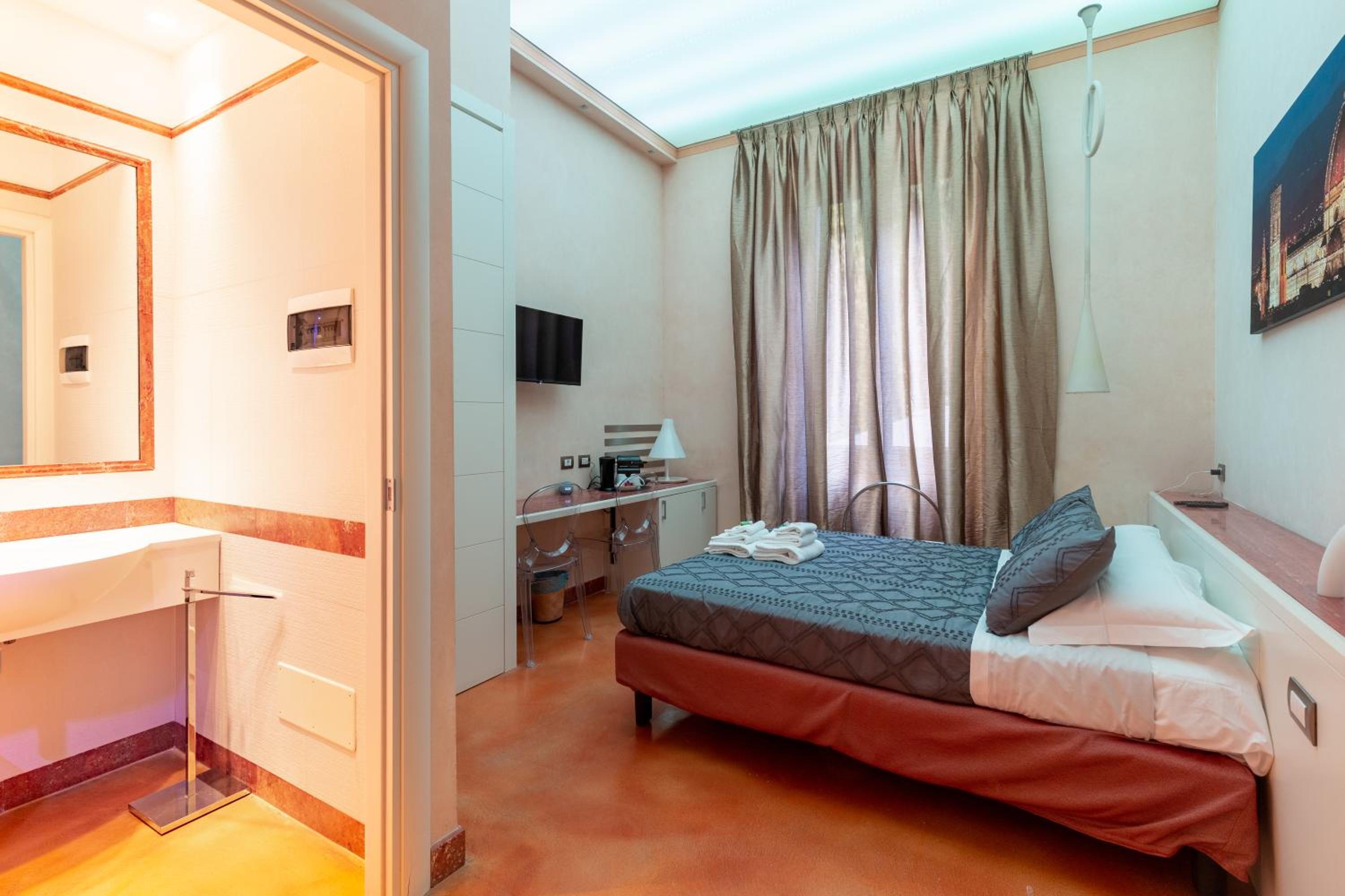 Aurora Garden Lodging - Rooms & Apartment
