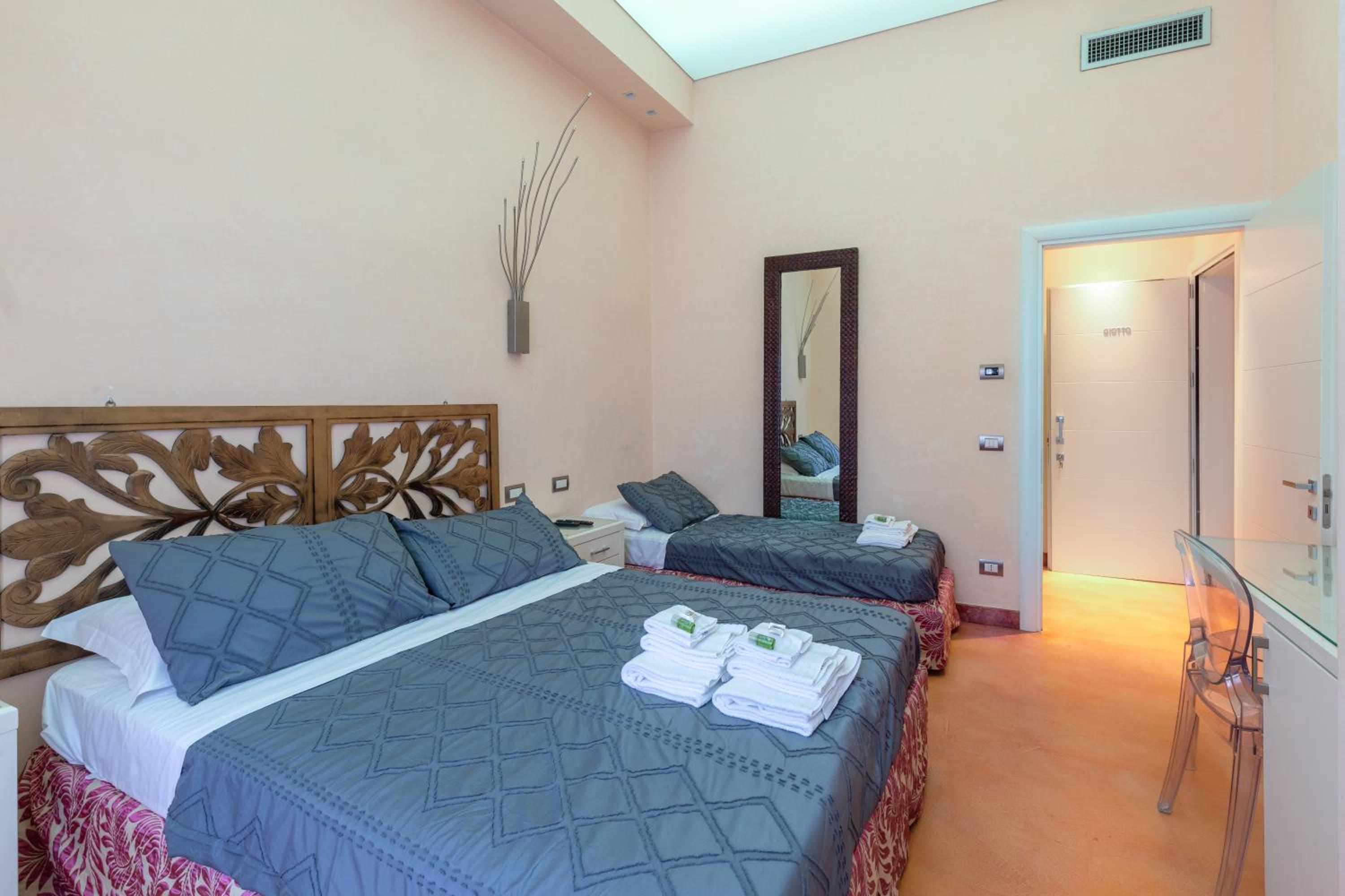 Aurora Garden Lodging - Rooms & Apartment