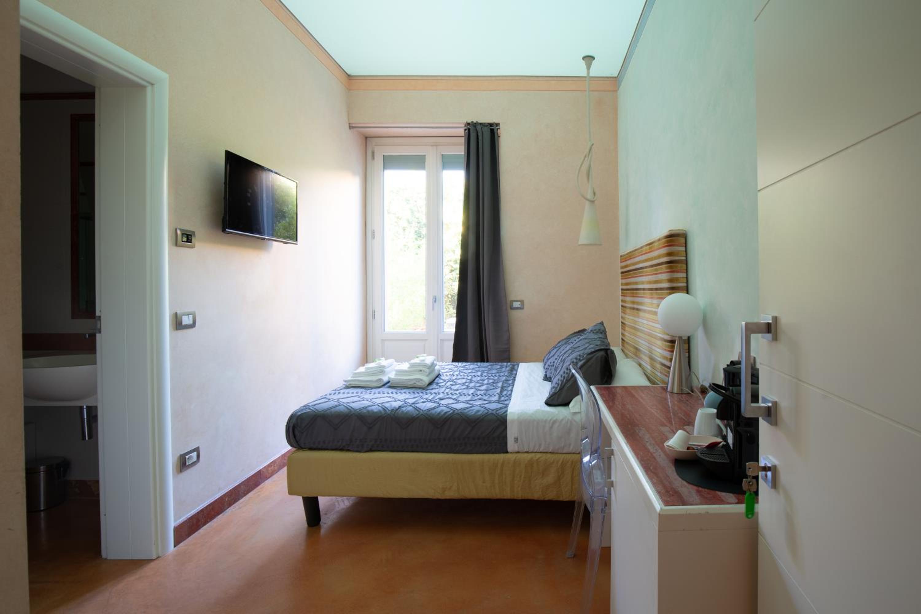 Aurora Garden Lodging - Rooms & Apartment