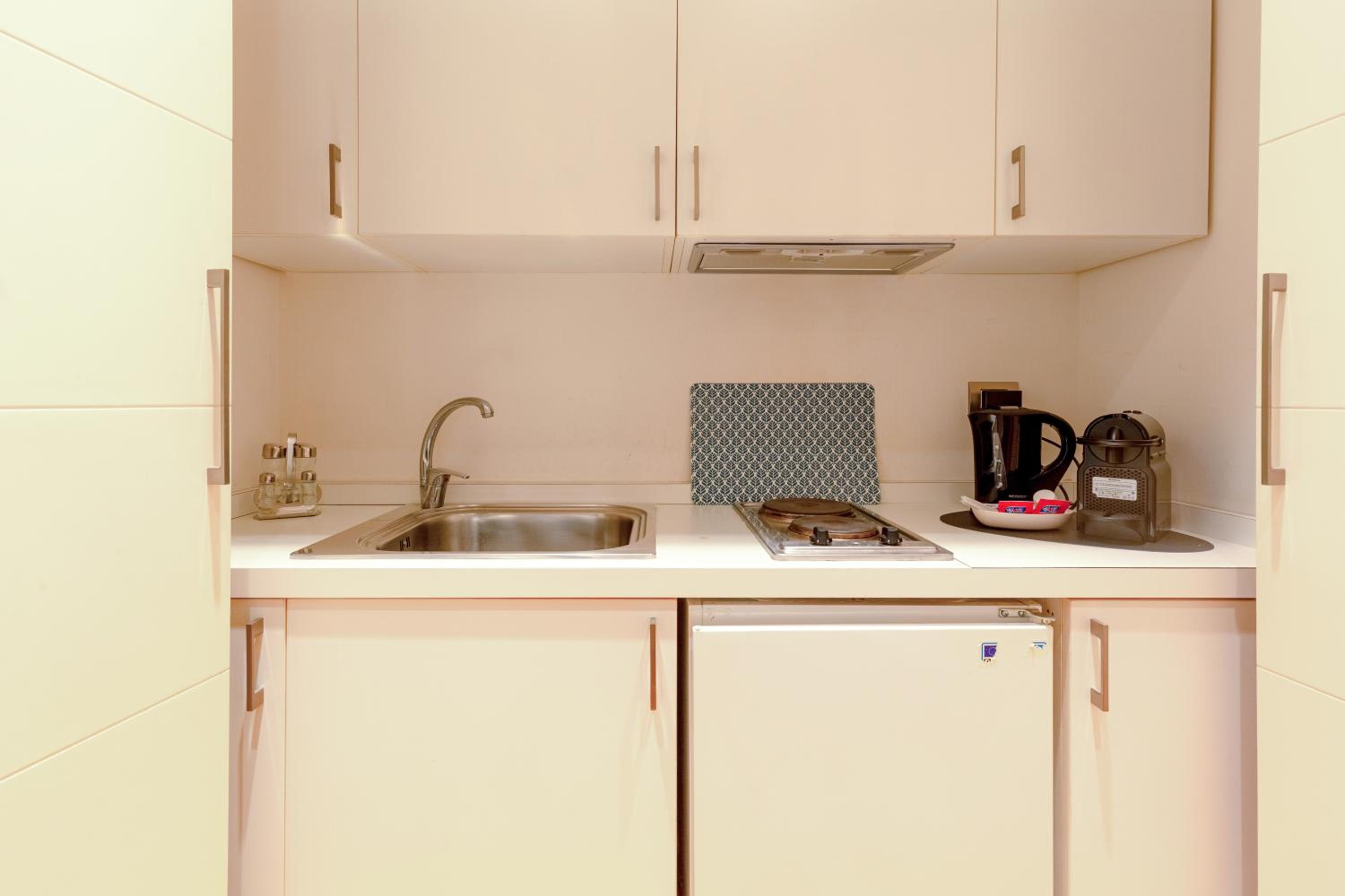 Aurora Garden Lodging - Rooms & Apartment