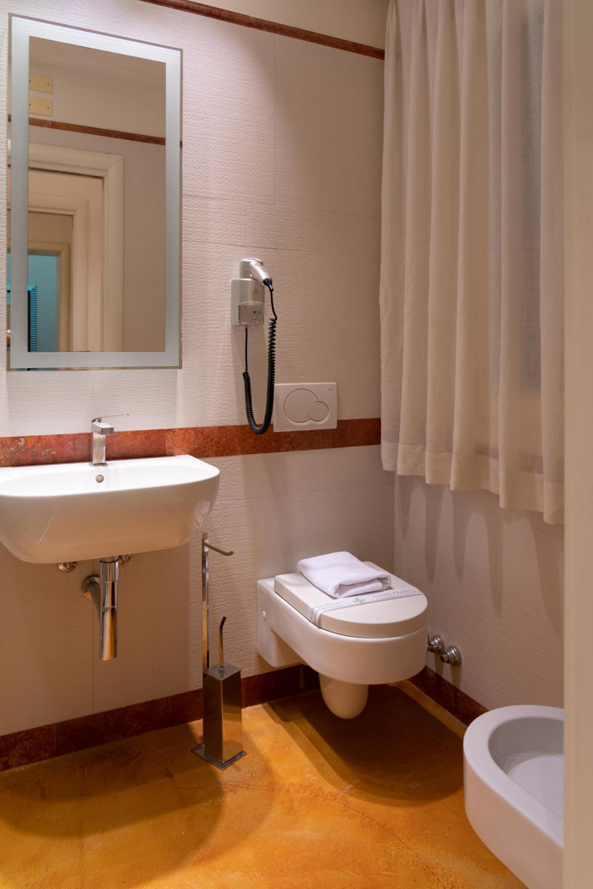 Aurora Garden Lodging - Rooms & Apartment