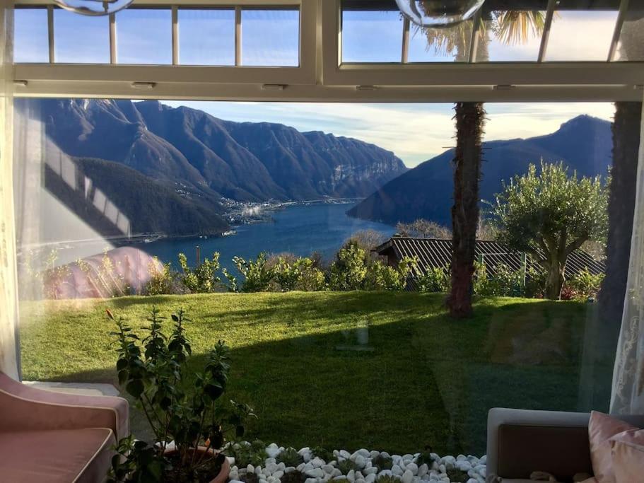 Single family house with lake view in Carona