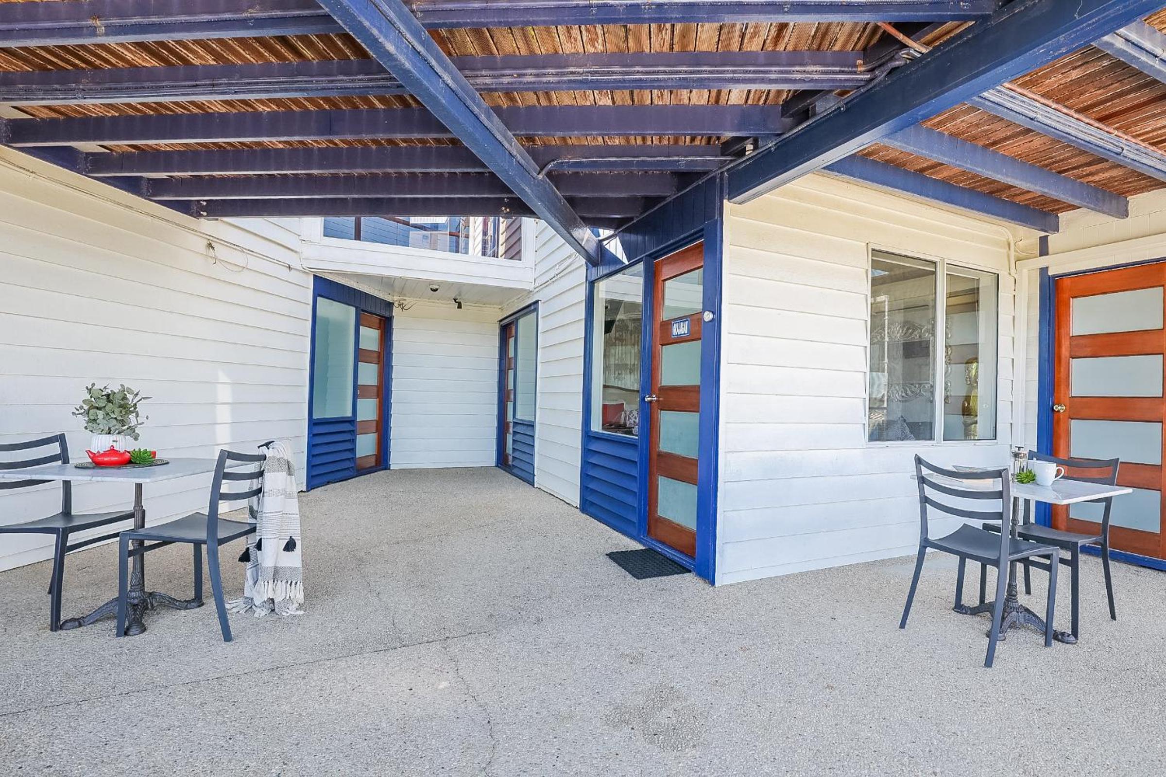 1770 Sovereign Lodge Retreat