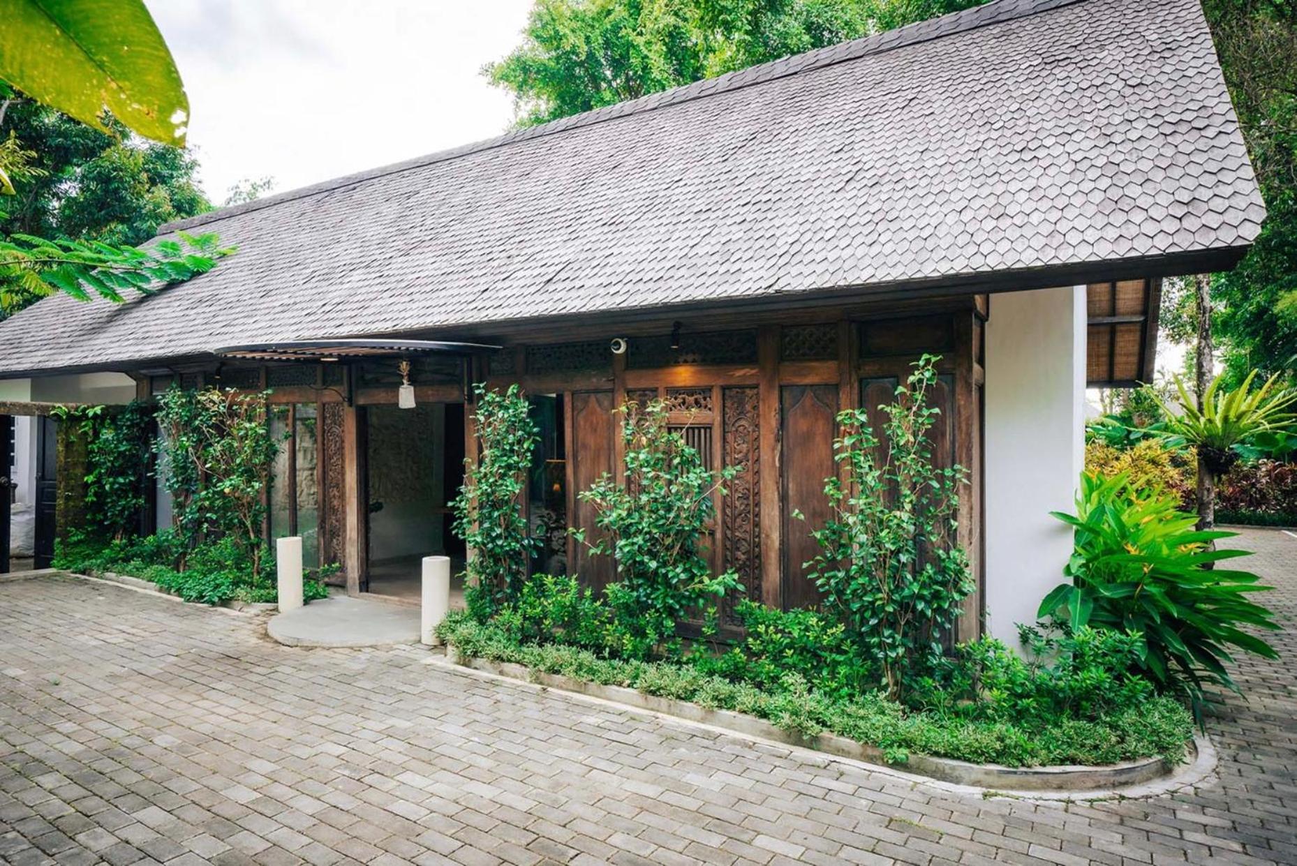 Hotel Uma Kalai - Image 1