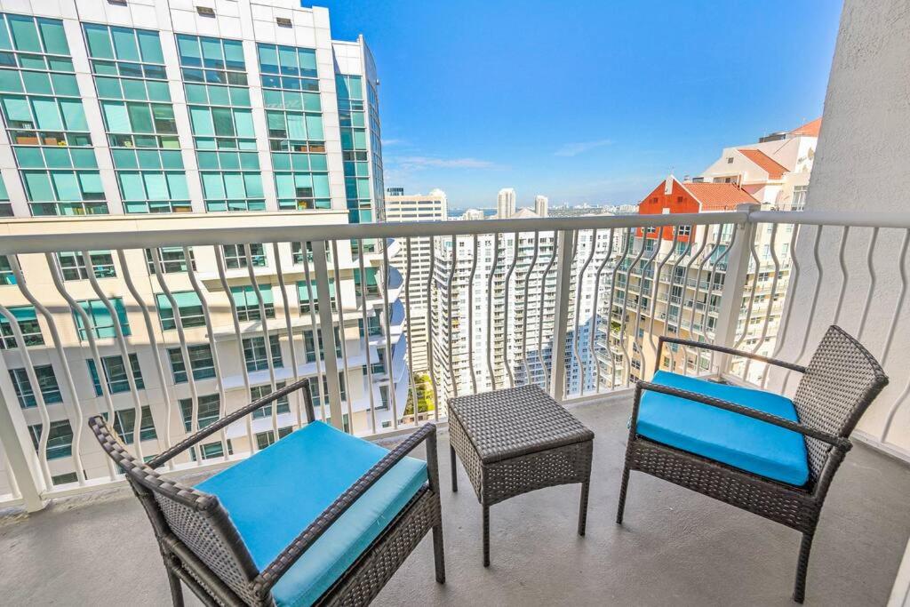 High Floor Unit Located in Brickell - Free Parking