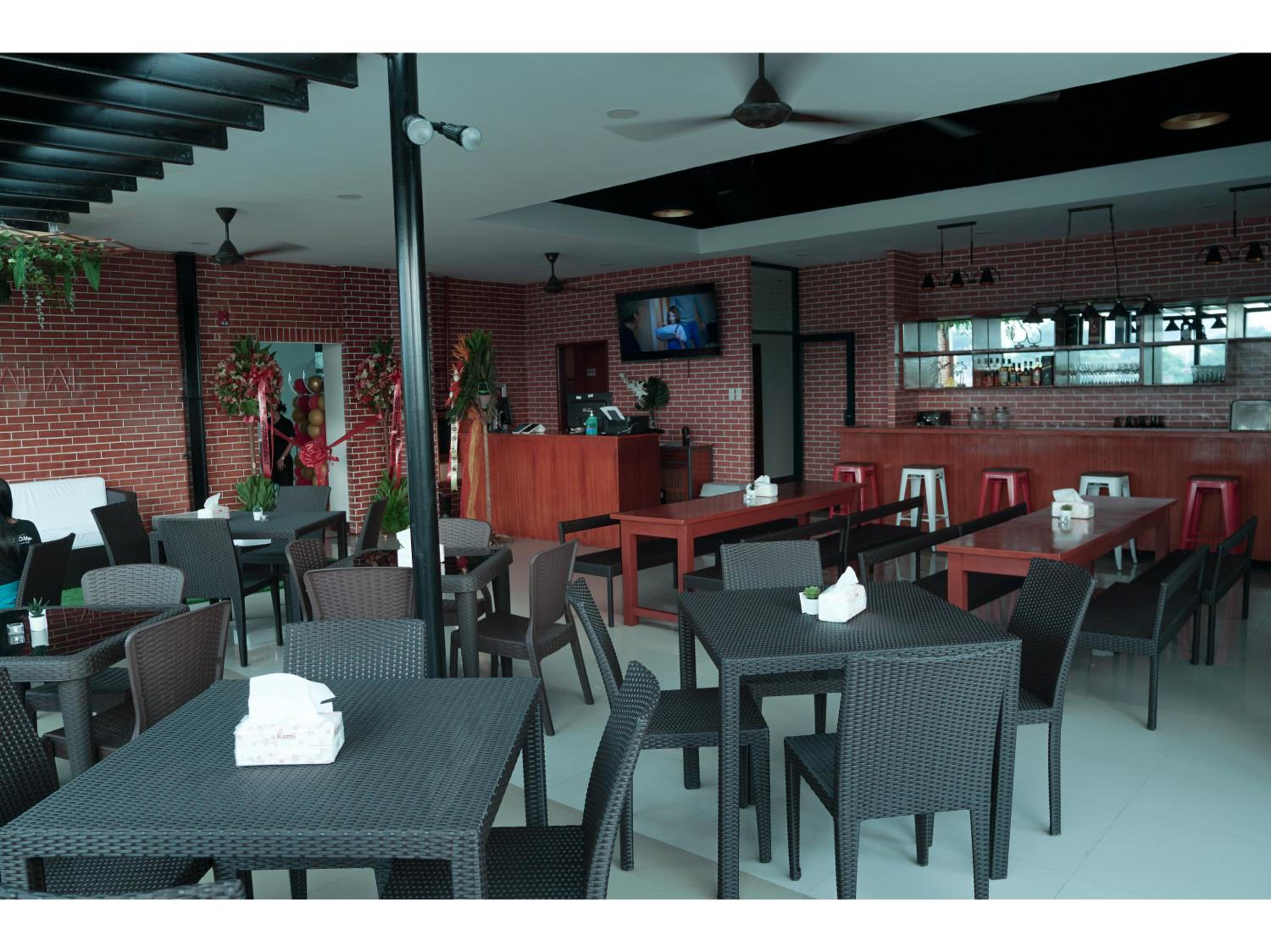 M28 Hotel and Apartments
