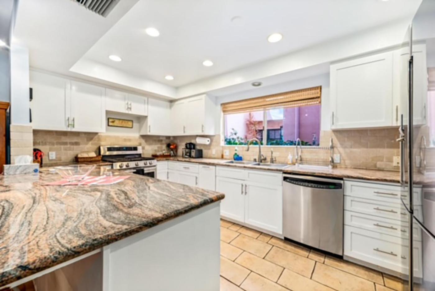 Los Angeles Vacations - Villa 3 bedrooms on Venice Beach Canal. - Property Image 14