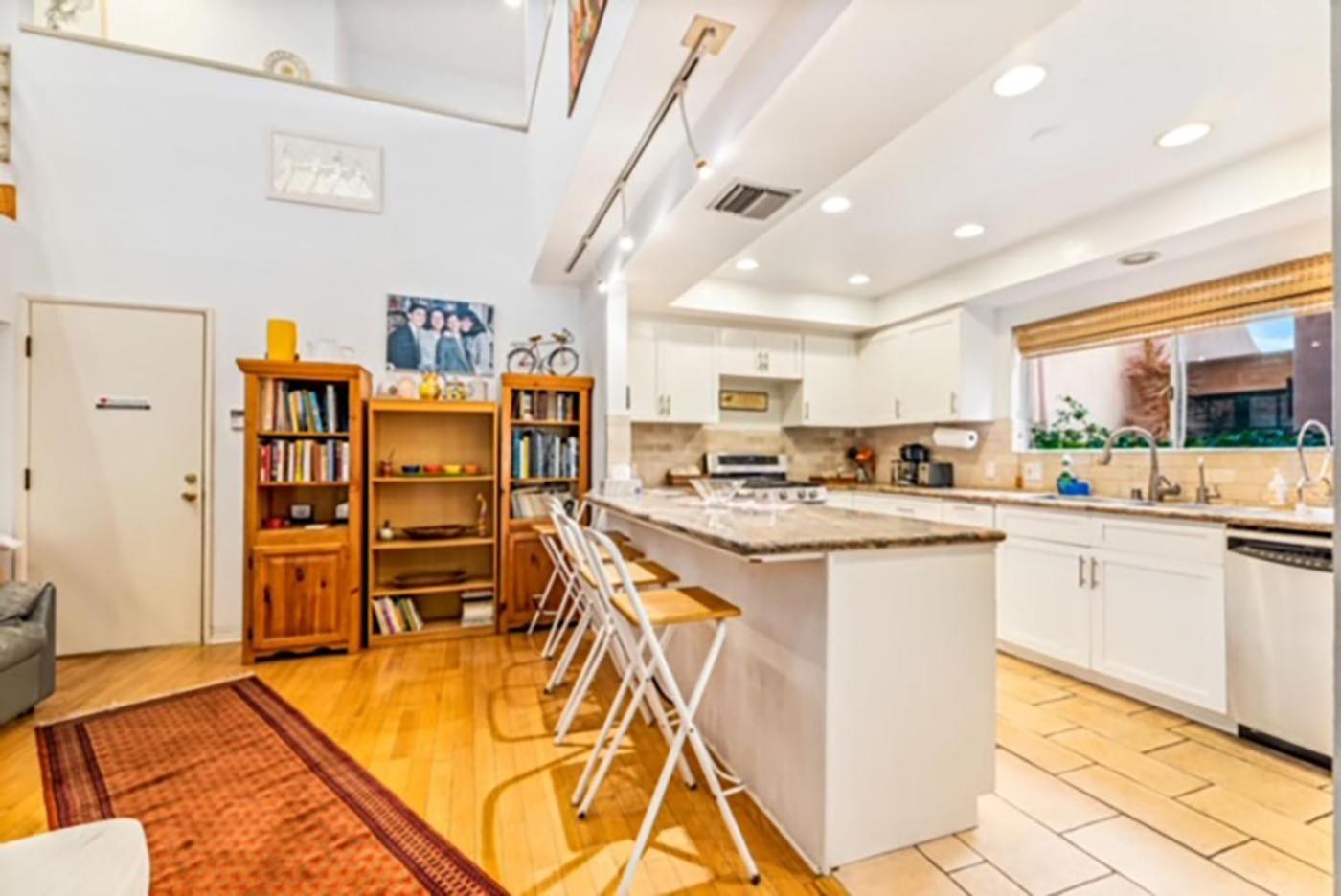 Los Angeles Vacations - Villa 3 bedrooms on Venice Beach Canal. - Property Image 1
