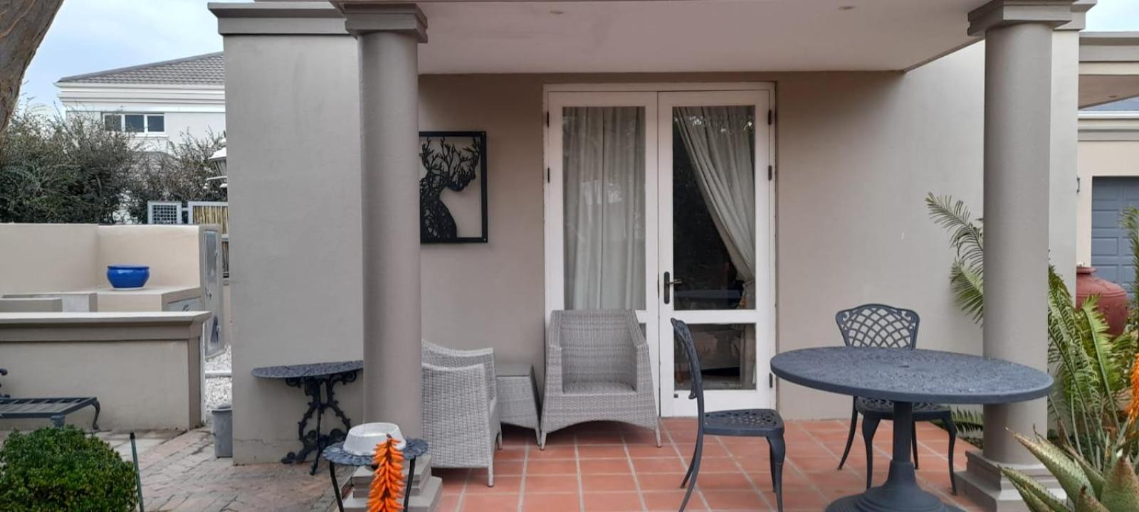 Erinvale Garden cottage view 3