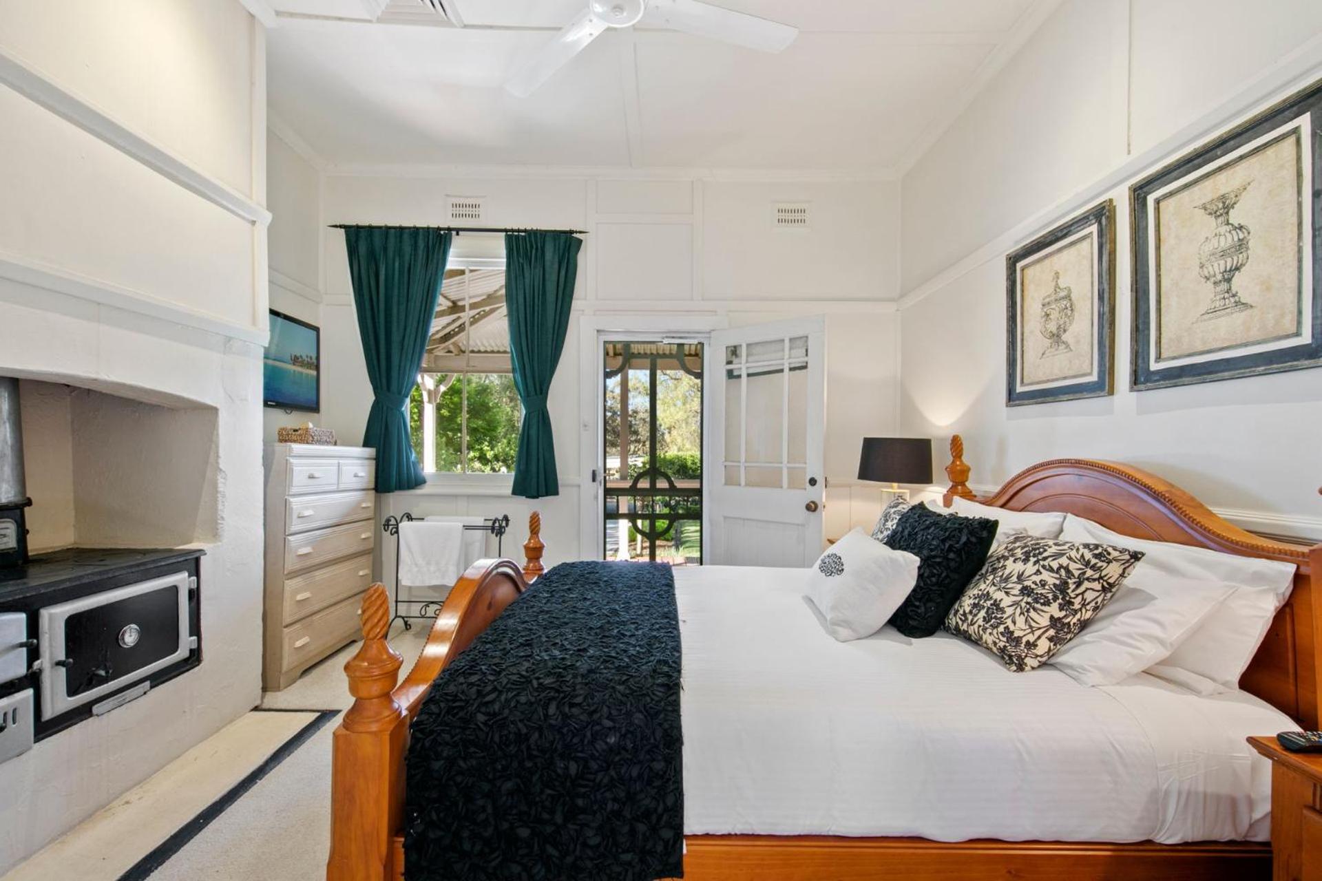 Brokenback Vineyard Estate
