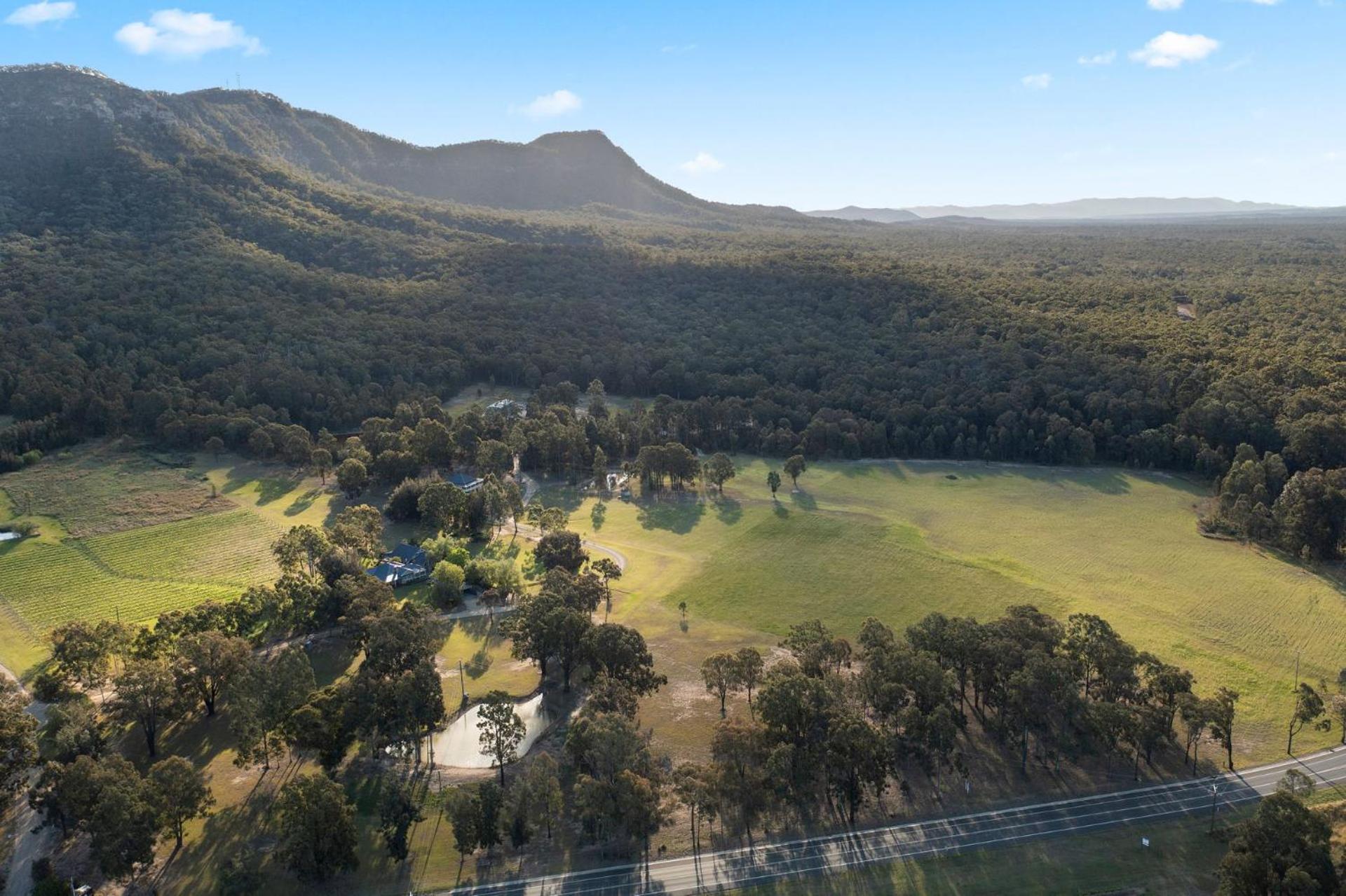 Brokenback Vineyard Cottage