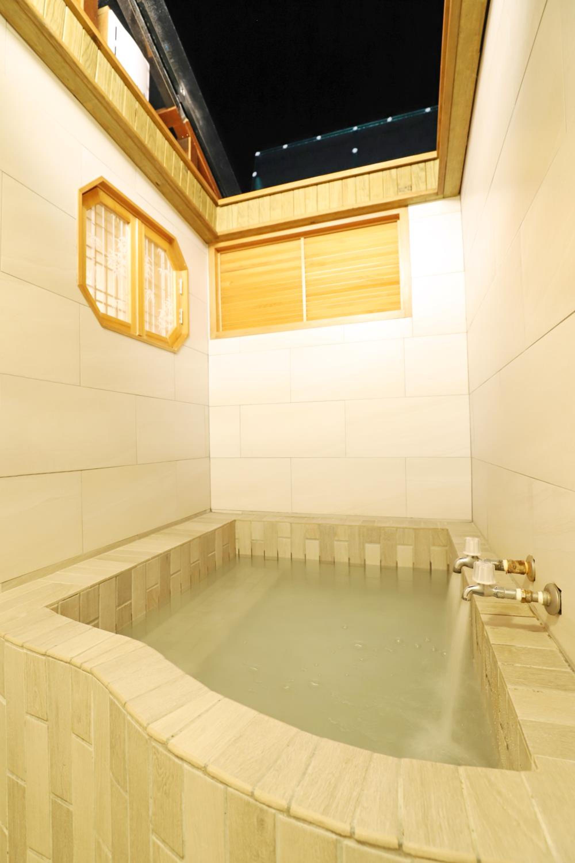 Phoenix Pavilion Hot Spring Hotel