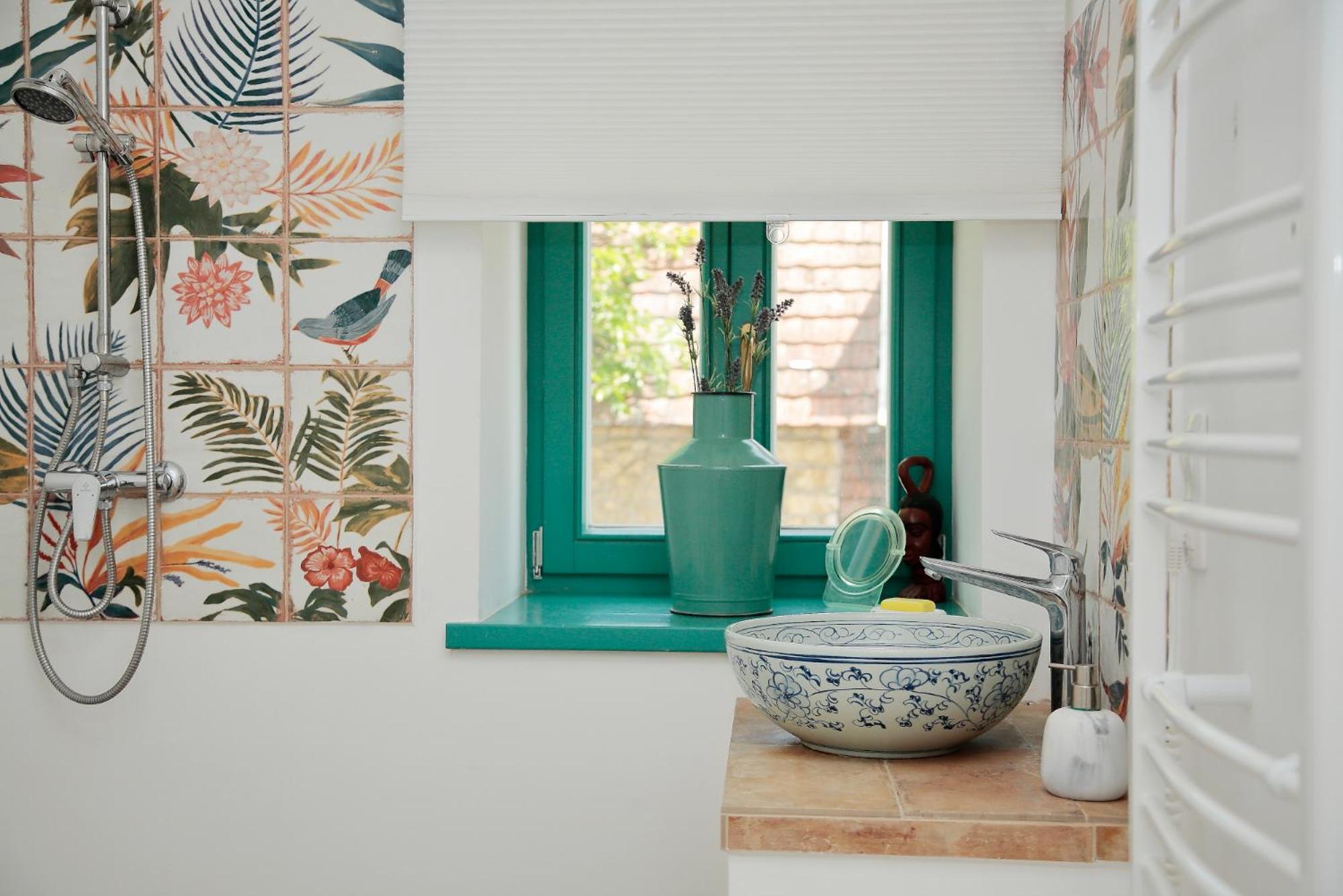 Angel Holiday home view 4