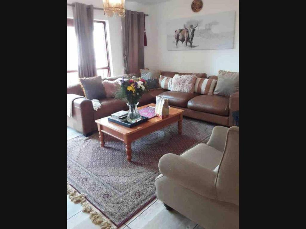 Gold Pot Stay a 5 bedroom House view 3
