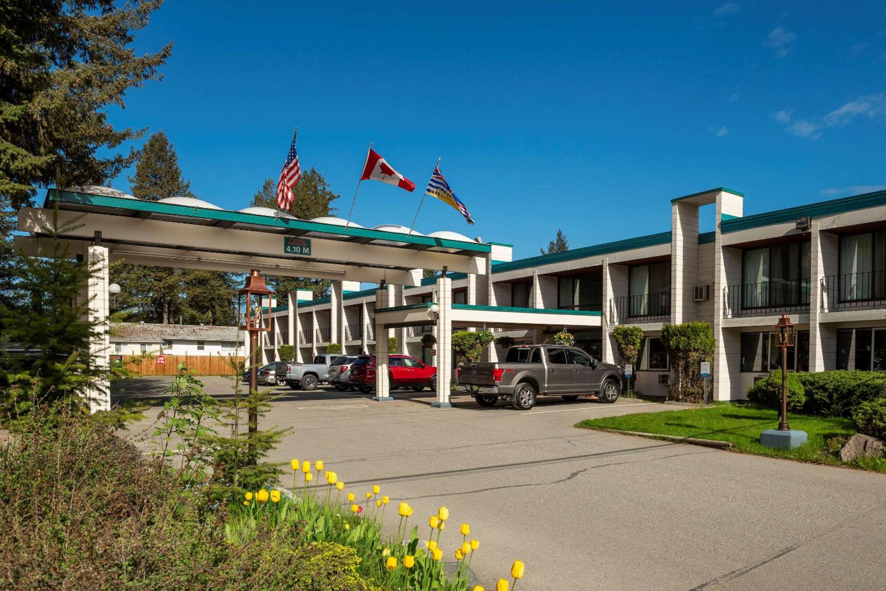 Quesnel Vacations - Prestige Riverside Lodge Quesnel - Property Image 1