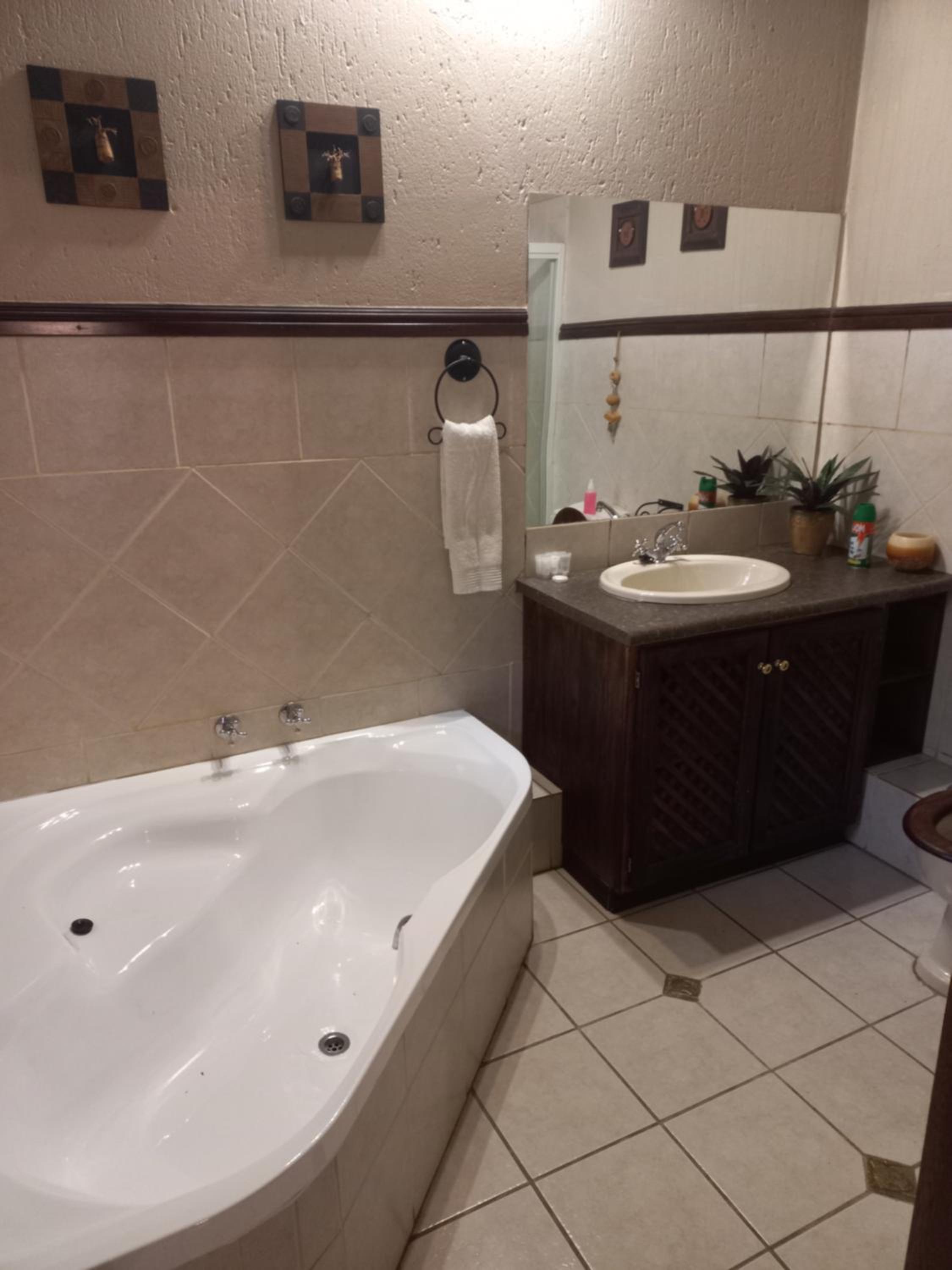 Khaya Africa Guesthouse