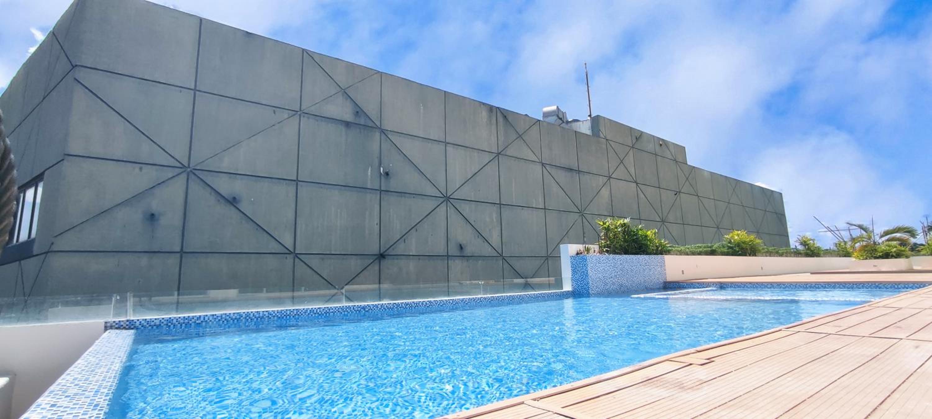 Lovely Spacious Studio Condo Unit at Abreeza Mall view 5