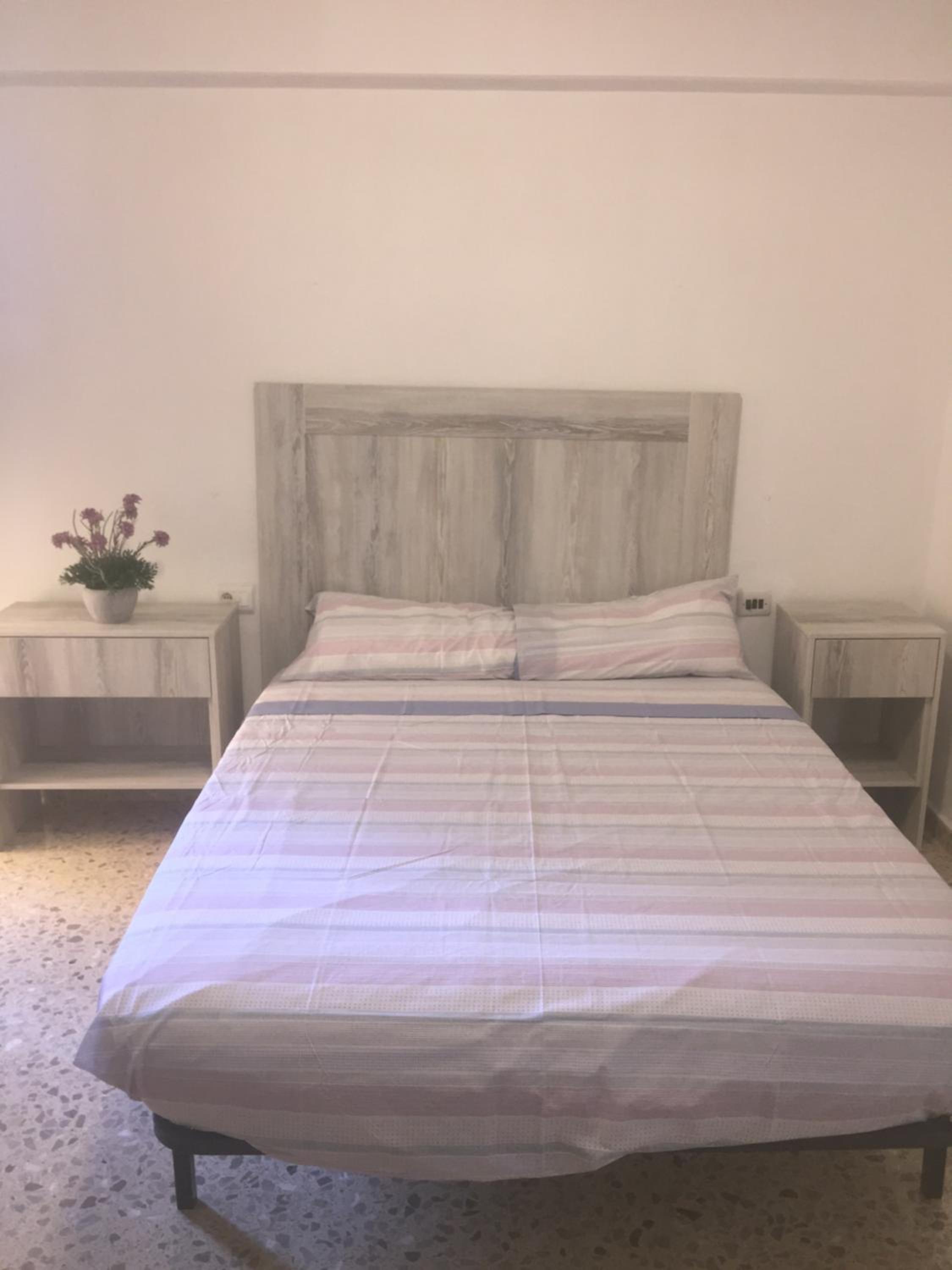 4 Bedrooms Apartment - 2 Mins Walk to Seafront view 4