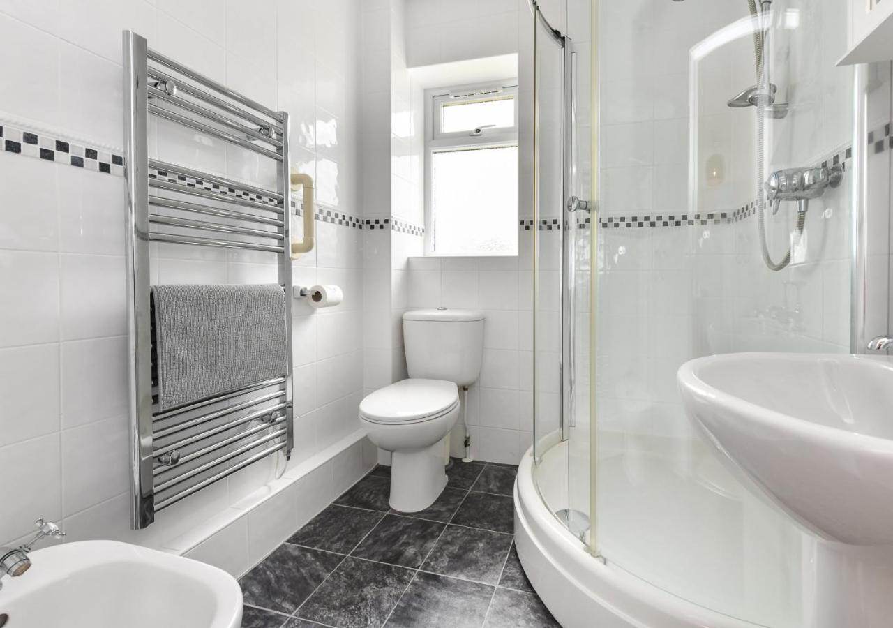 4 Bed in Abersoch oc-21tan