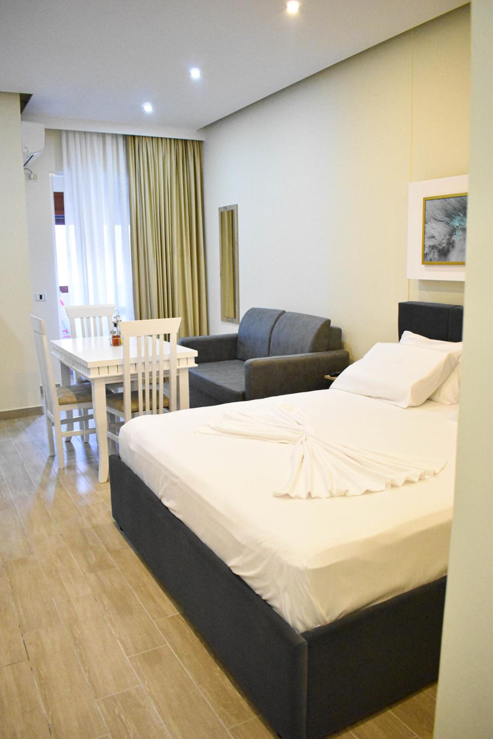 DelMar Apartments