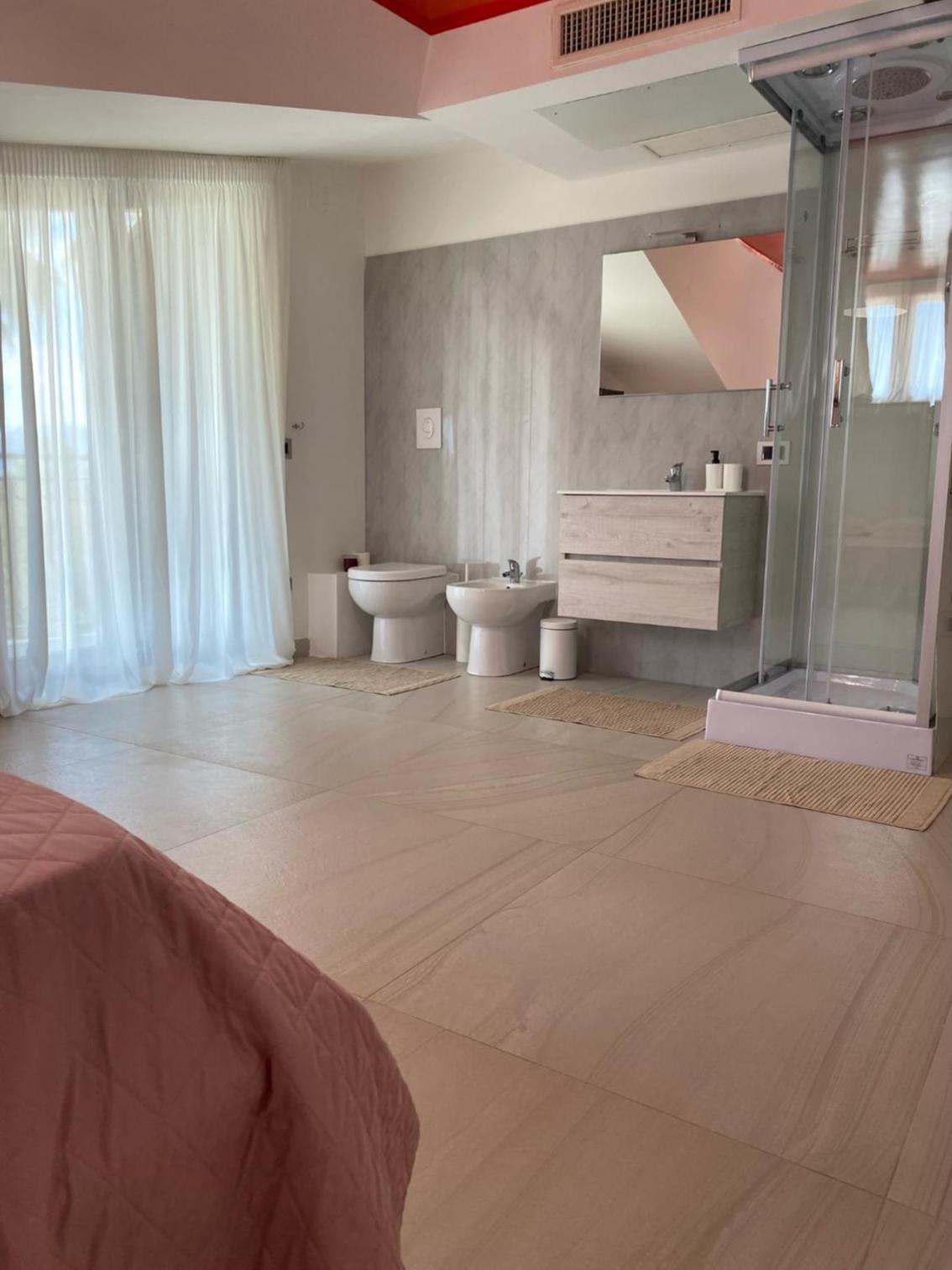 Villa Arya en Saviano — bathroom