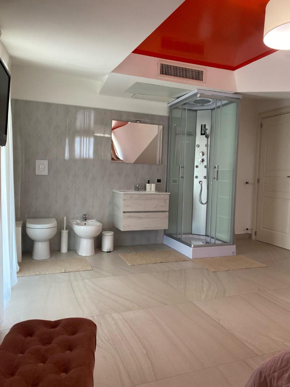Villa Arya en Saviano — bathroom