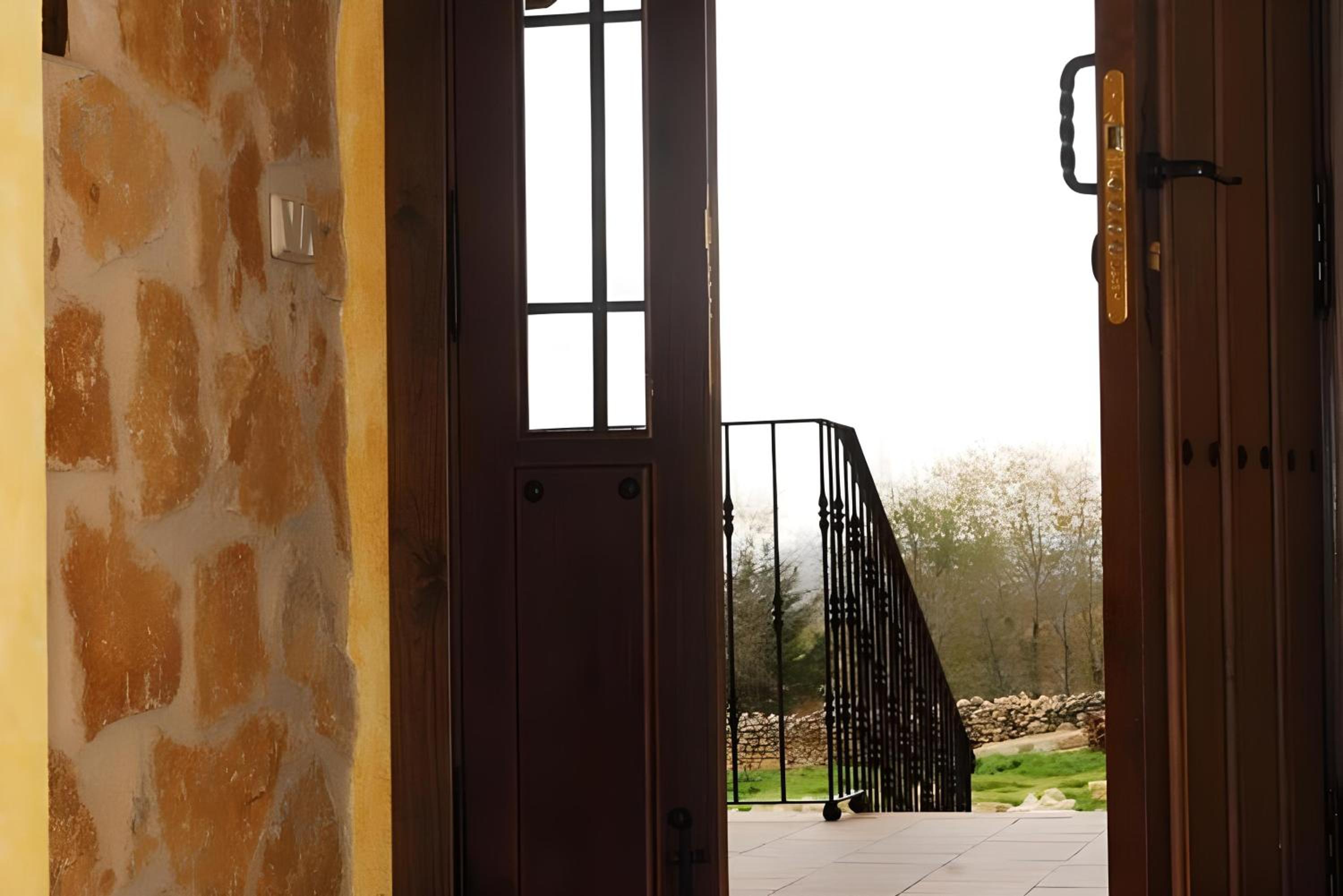 Casa Rural Enorme con BBQ & Horno Leña ideal para Familias view 2