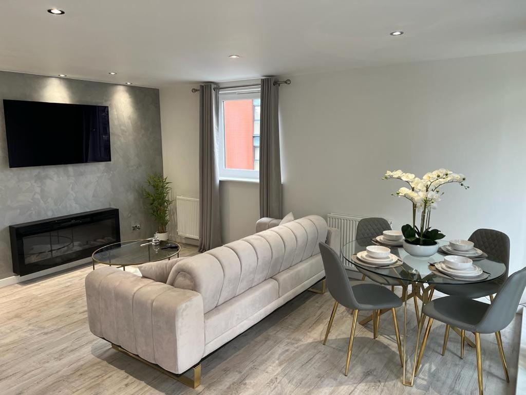 Strada Apartment