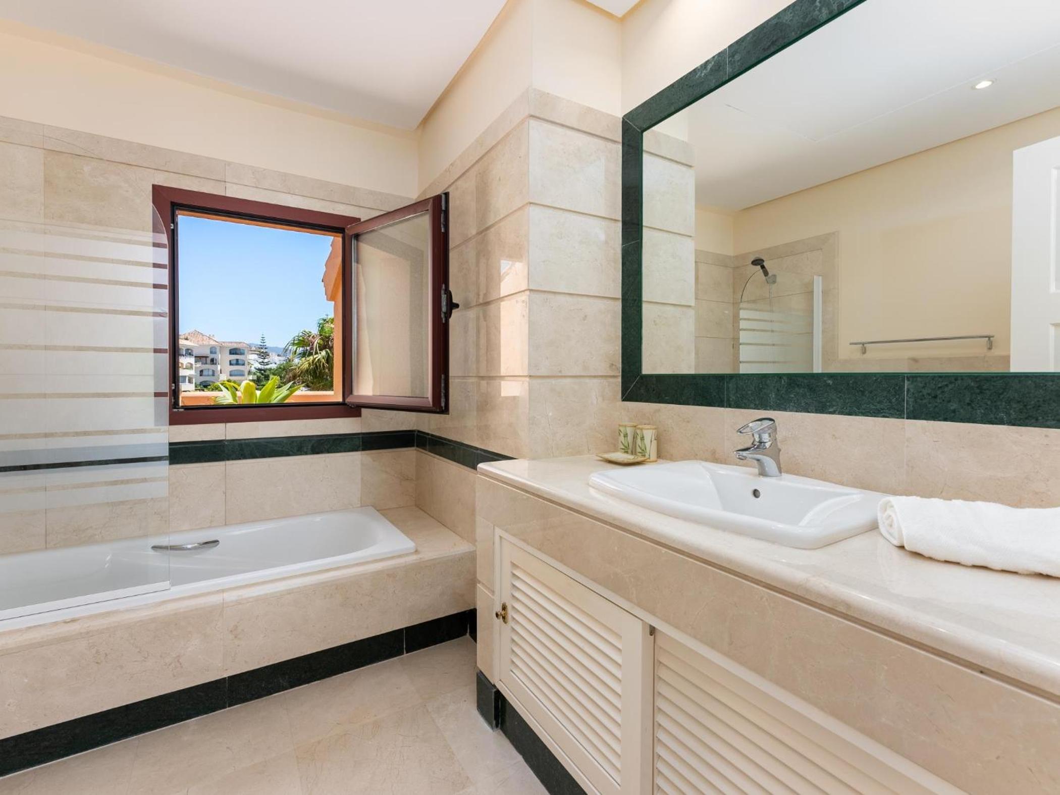 Nice duplex penthouse with the best sea views, luxury urbanization