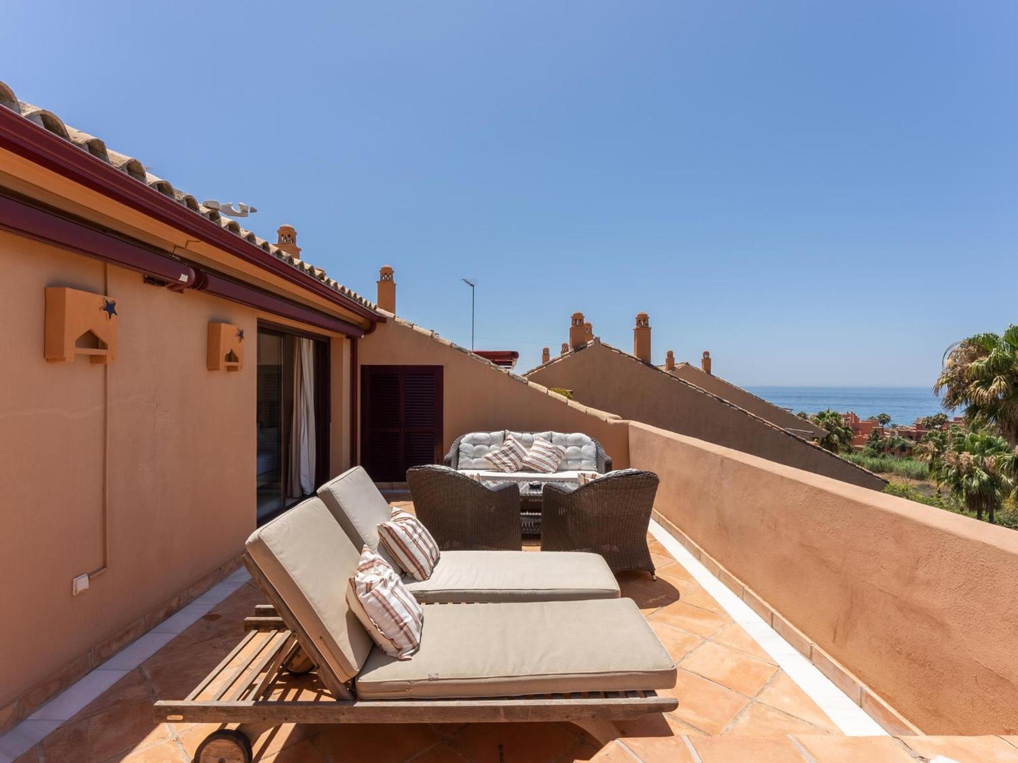Nice duplex penthouse with the best sea views, luxury urbanization