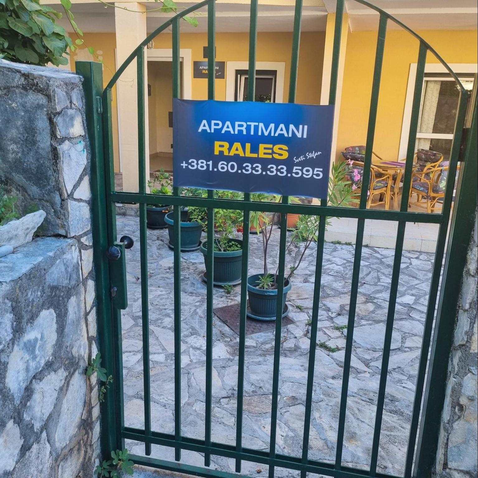 Apartments Rales view 5