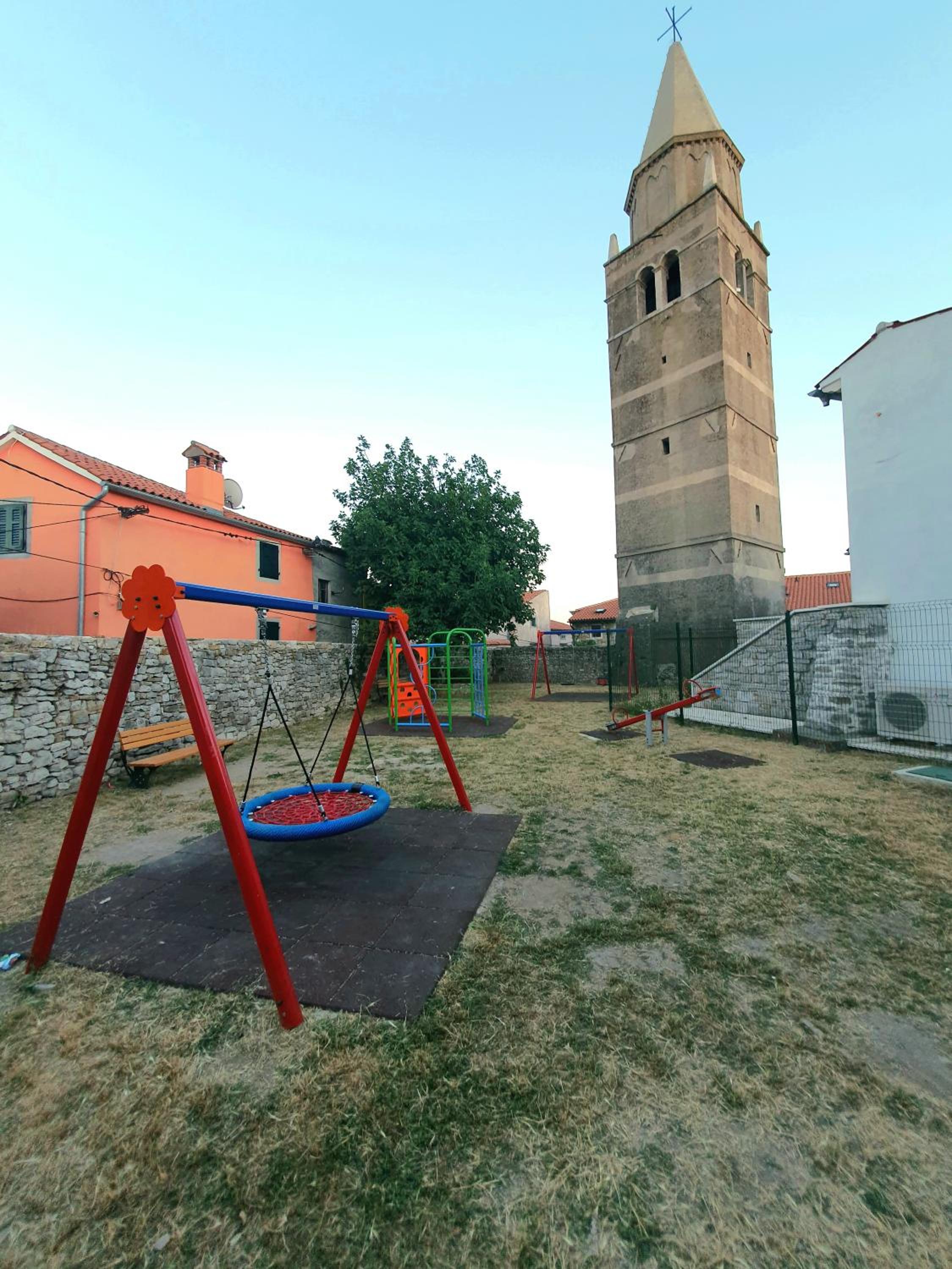 Photo 6