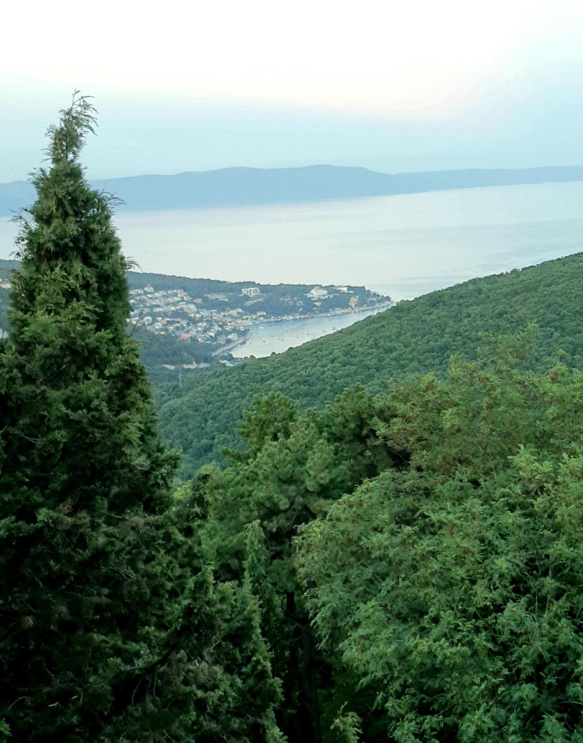Cozy Studio Apartment LEPRIN in Labin Old Town view 5
