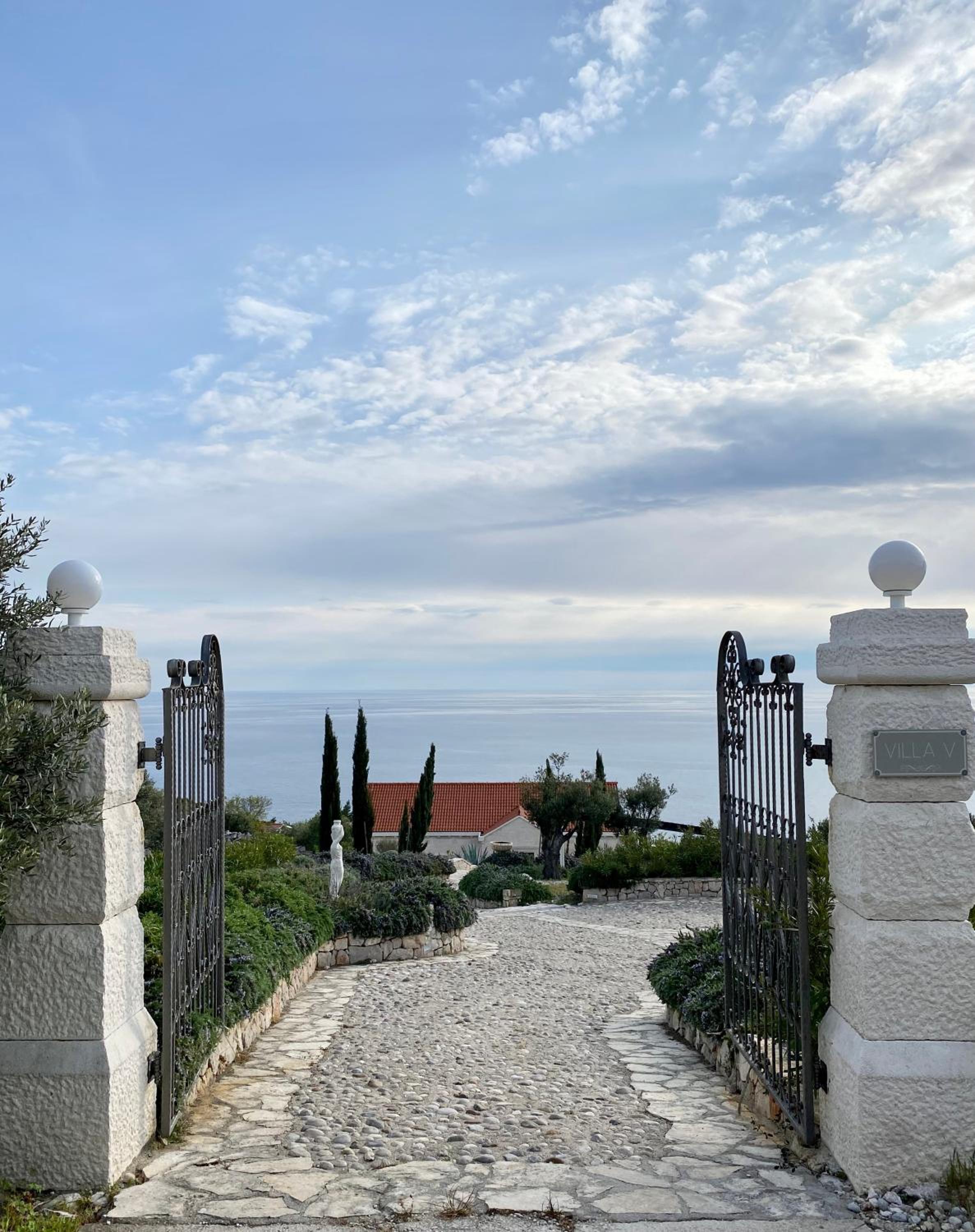 Villa V view 5