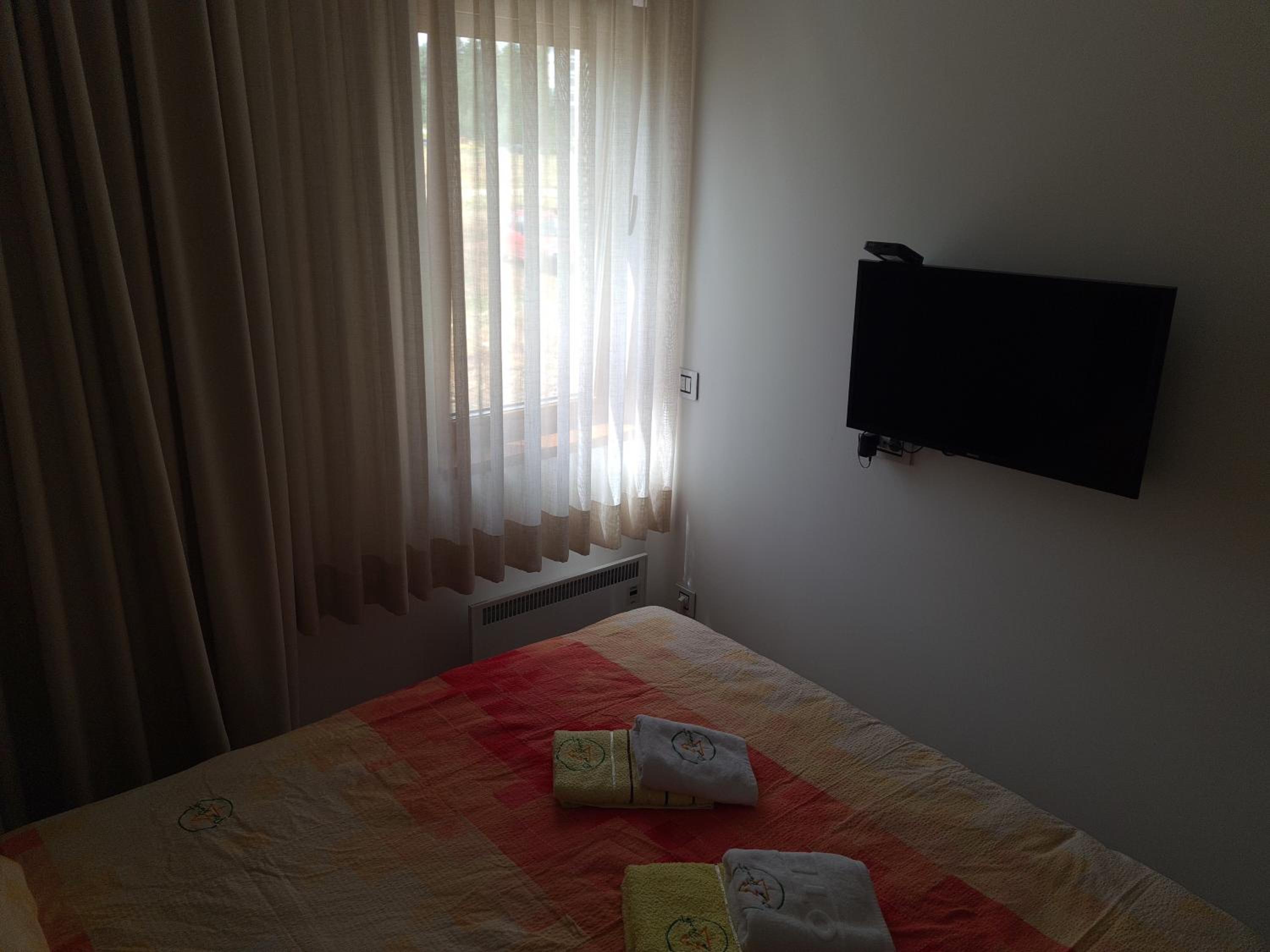 Pino Dorato view 4