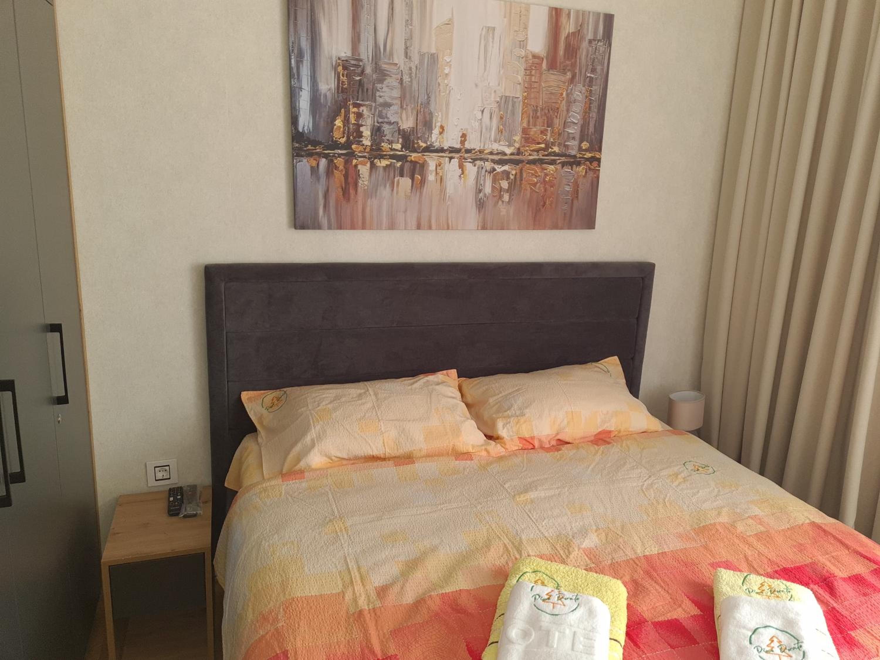 Pino Dorato view 3