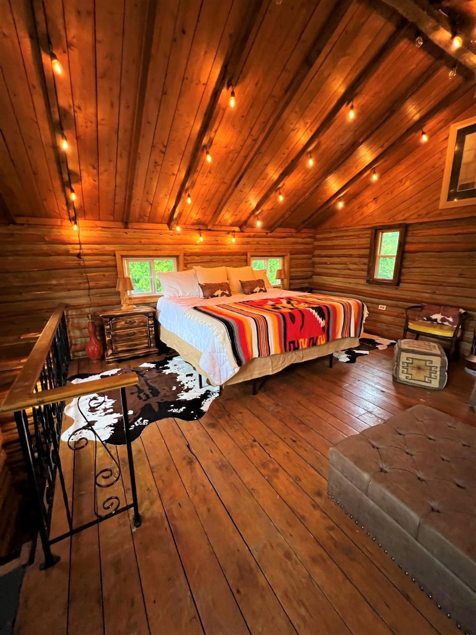 Li'l Ranch - Nature Lovers Retreat TEX MEX Log home