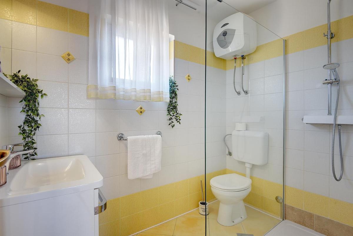 Apartments Vita view 3