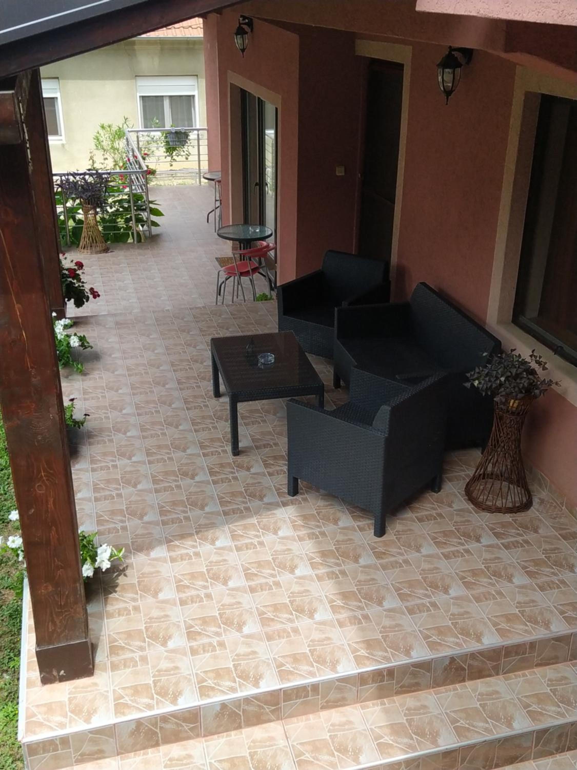 Photo 9
