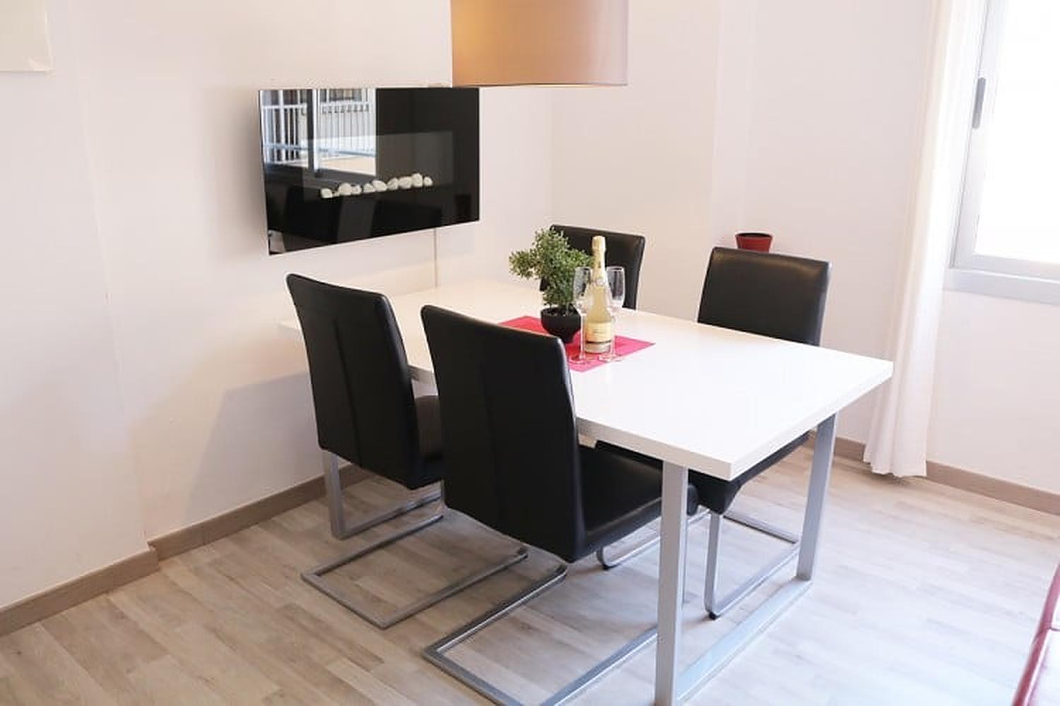 Appartement Rosa N&B met Groot Terras met Zeezicht -70m van Strand view 4