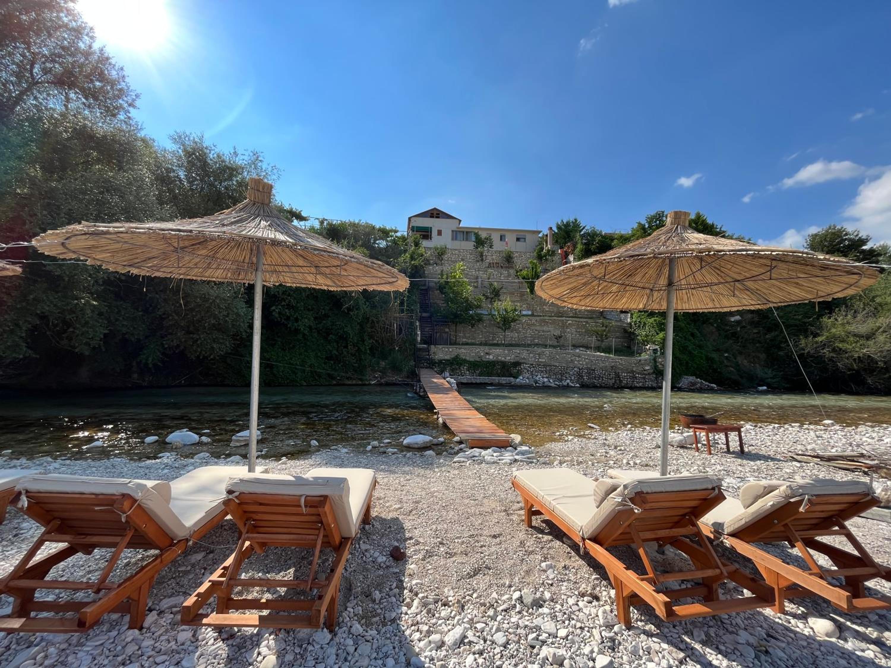 River Escape Villa - Private Beach, Scenic View & BBQ