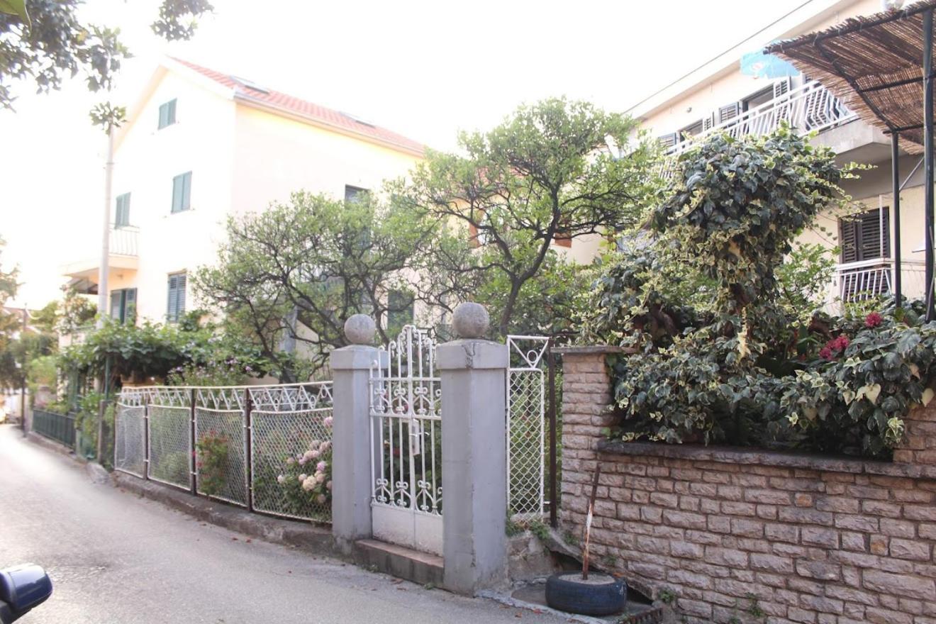 Apartments Iris
