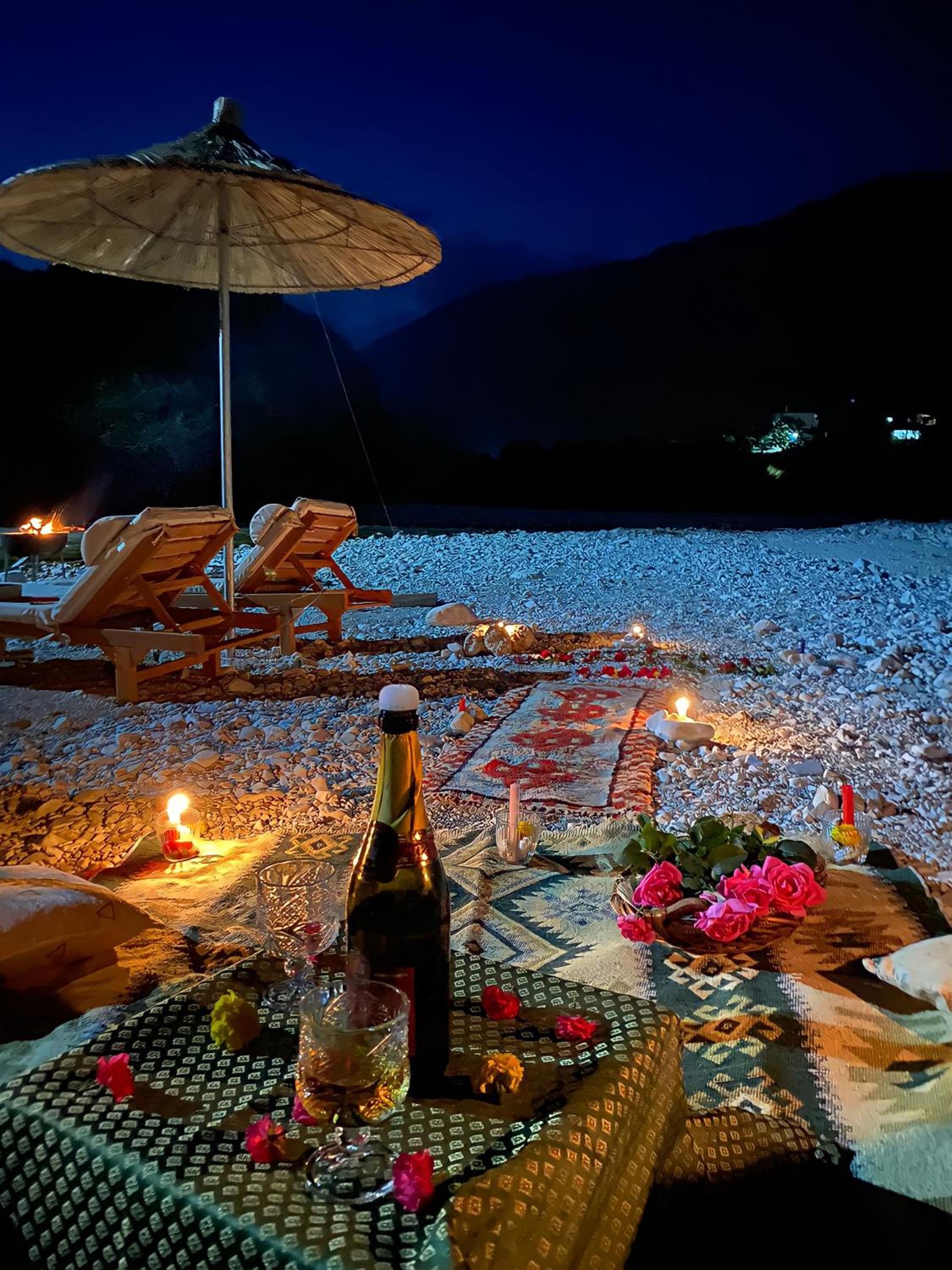 River Escape Villa - Private Beach, Scenic View & BBQ