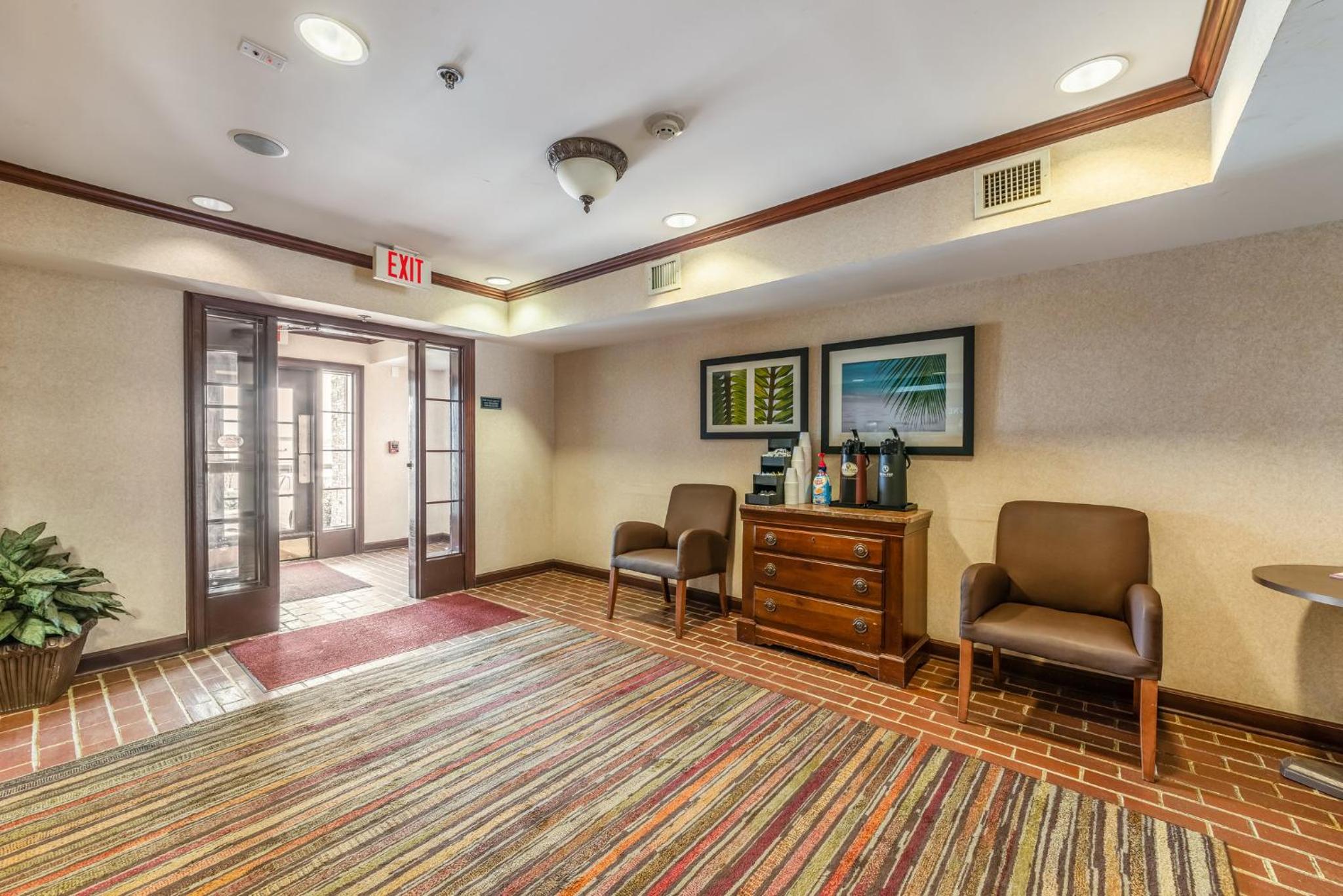 HomeTowne Studios & Suites by Red Roof Charlotte - Concord, Photo 27