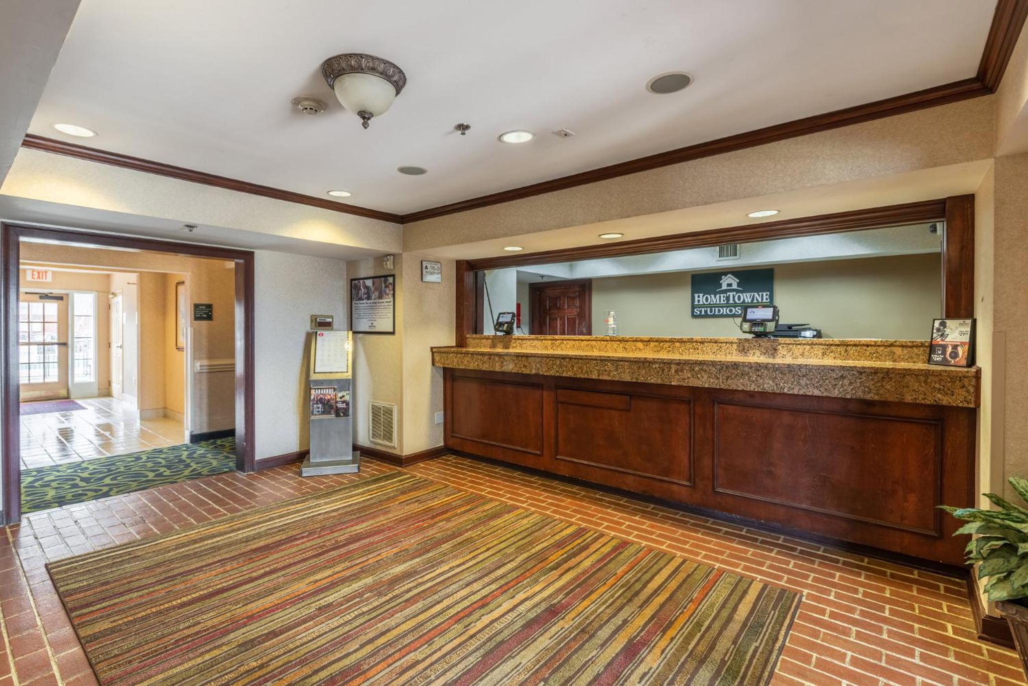 HomeTowne Studios & Suites by Red Roof Charlotte - Concord, Photo 25