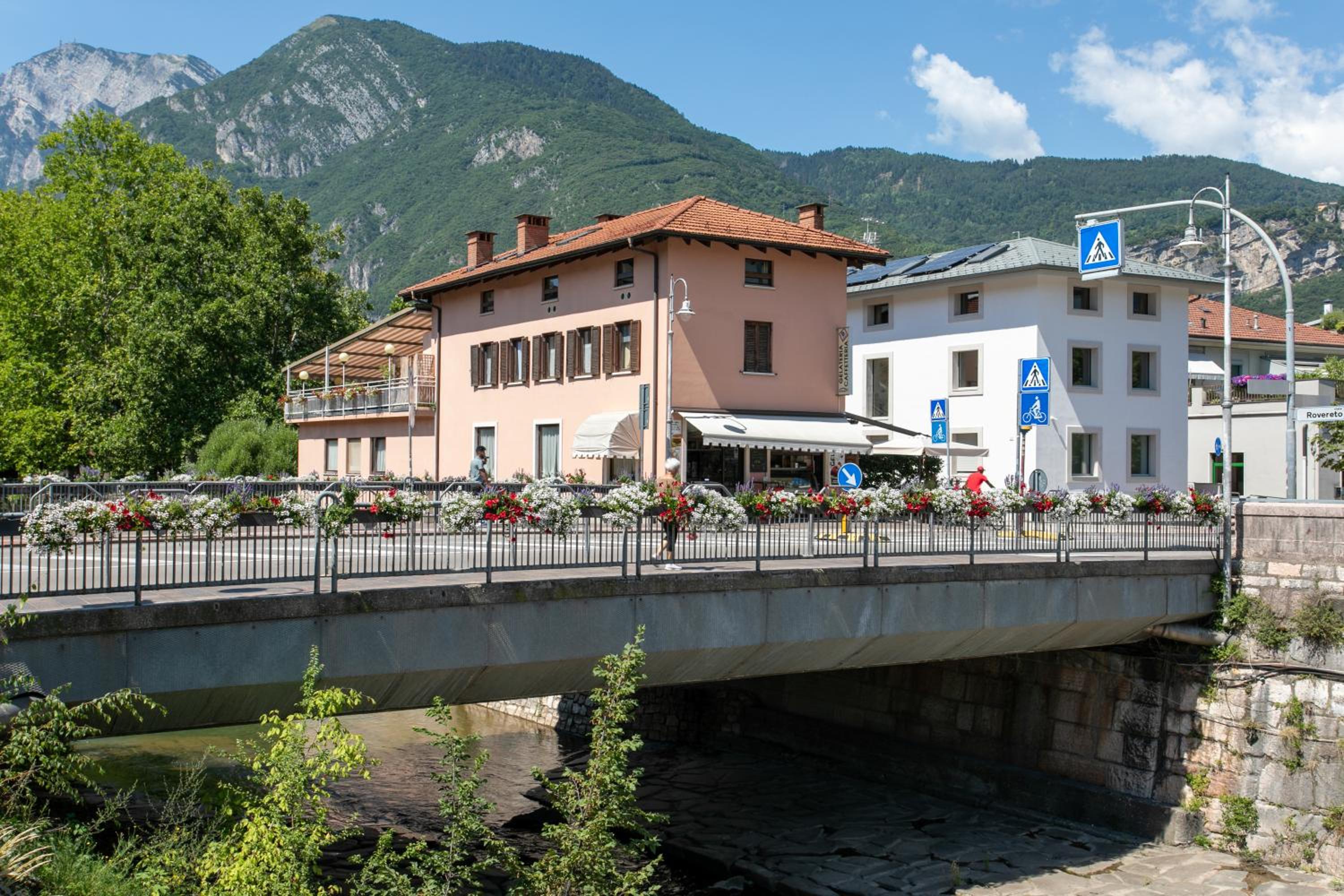 Appartamento Al Ponte adiacente al parco, vicino all'ospedale e centro